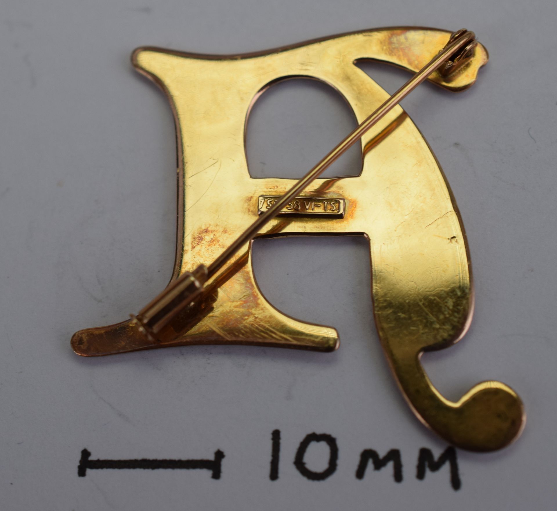 18ct Yellow Gold Lady's Brooch 'A' Initial 4grms - Image 4 of 4