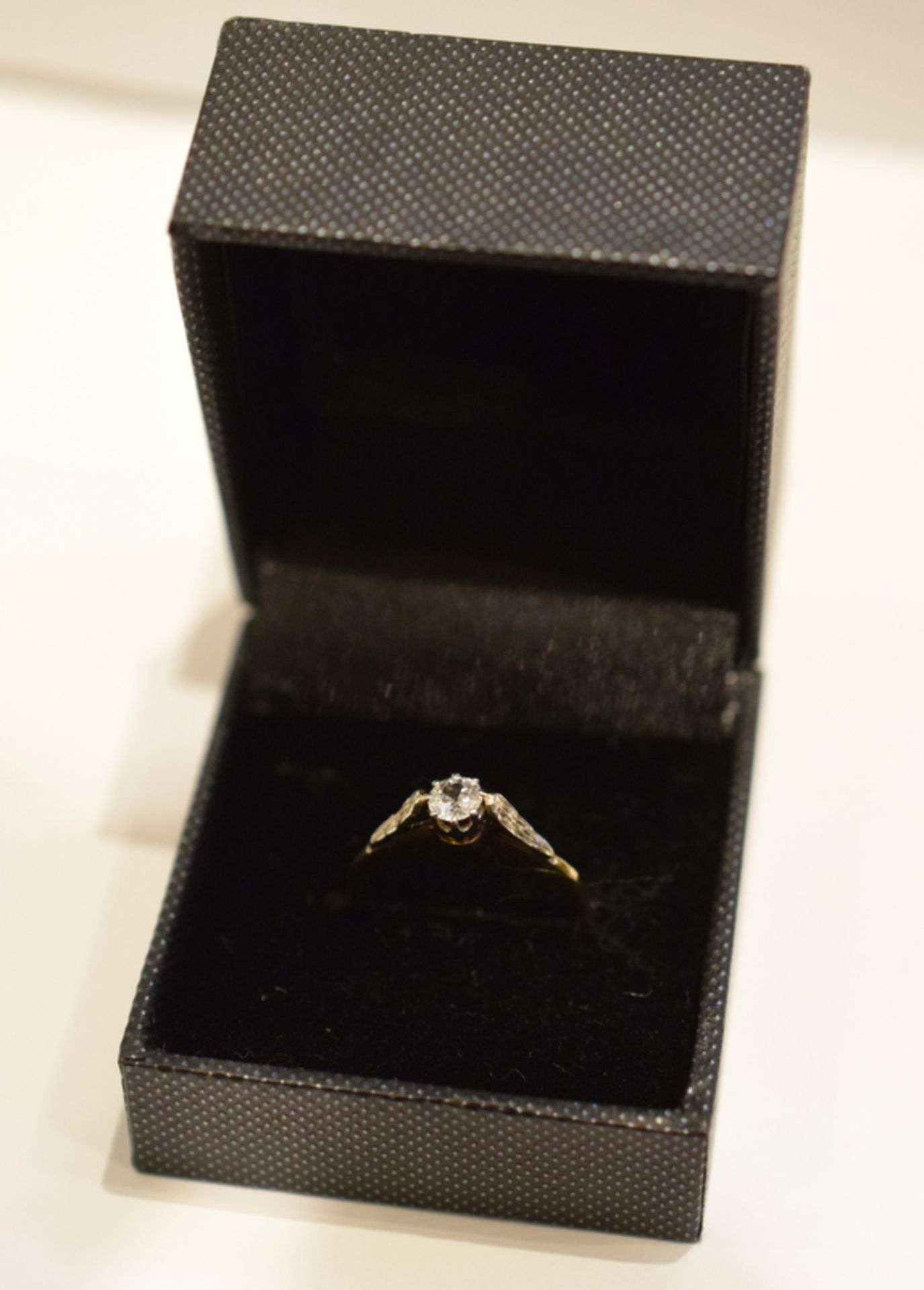 Lady's 18ct Solitaire Diamond Ring - Image 2 of 7
