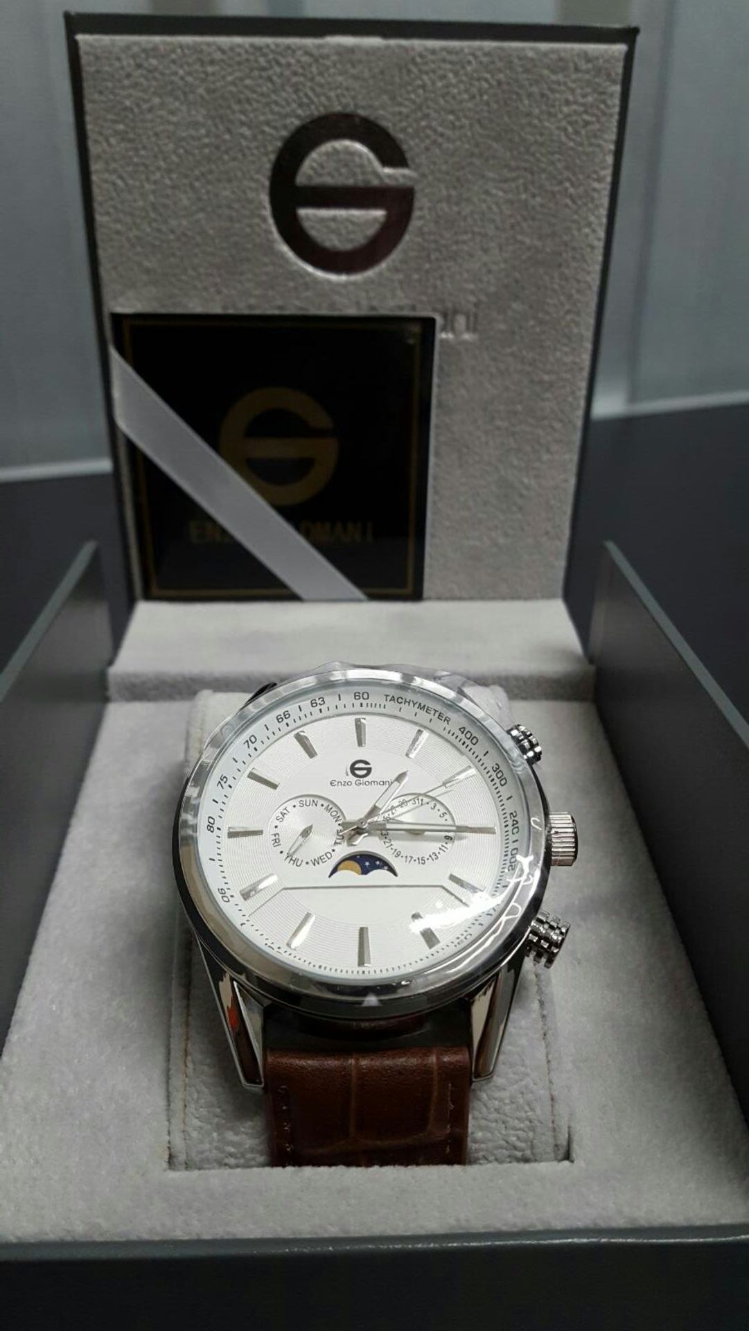 BRAND NEW ENZO GIOMANI EG0023, GENTS SILVER WITH WHITE FACE WATCH, WITH BROWN LEATHER STRAP, DAY/ - Image 2 of 2