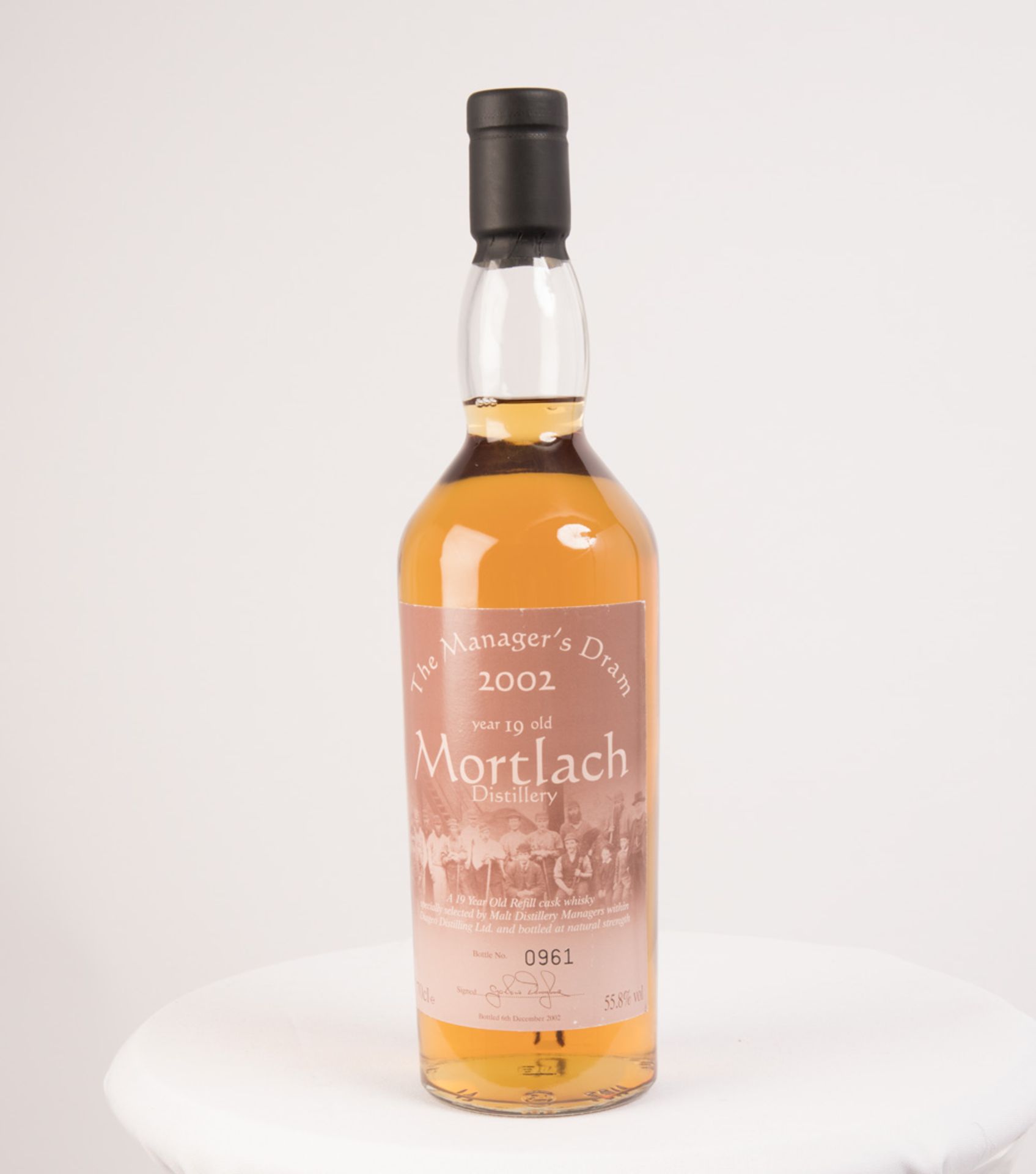 MORTLACH 1 bottle Mortlach 19yo OB Manager's Dram. Bottled 2002. Bottle number 0961. 70cl. 55.8%.