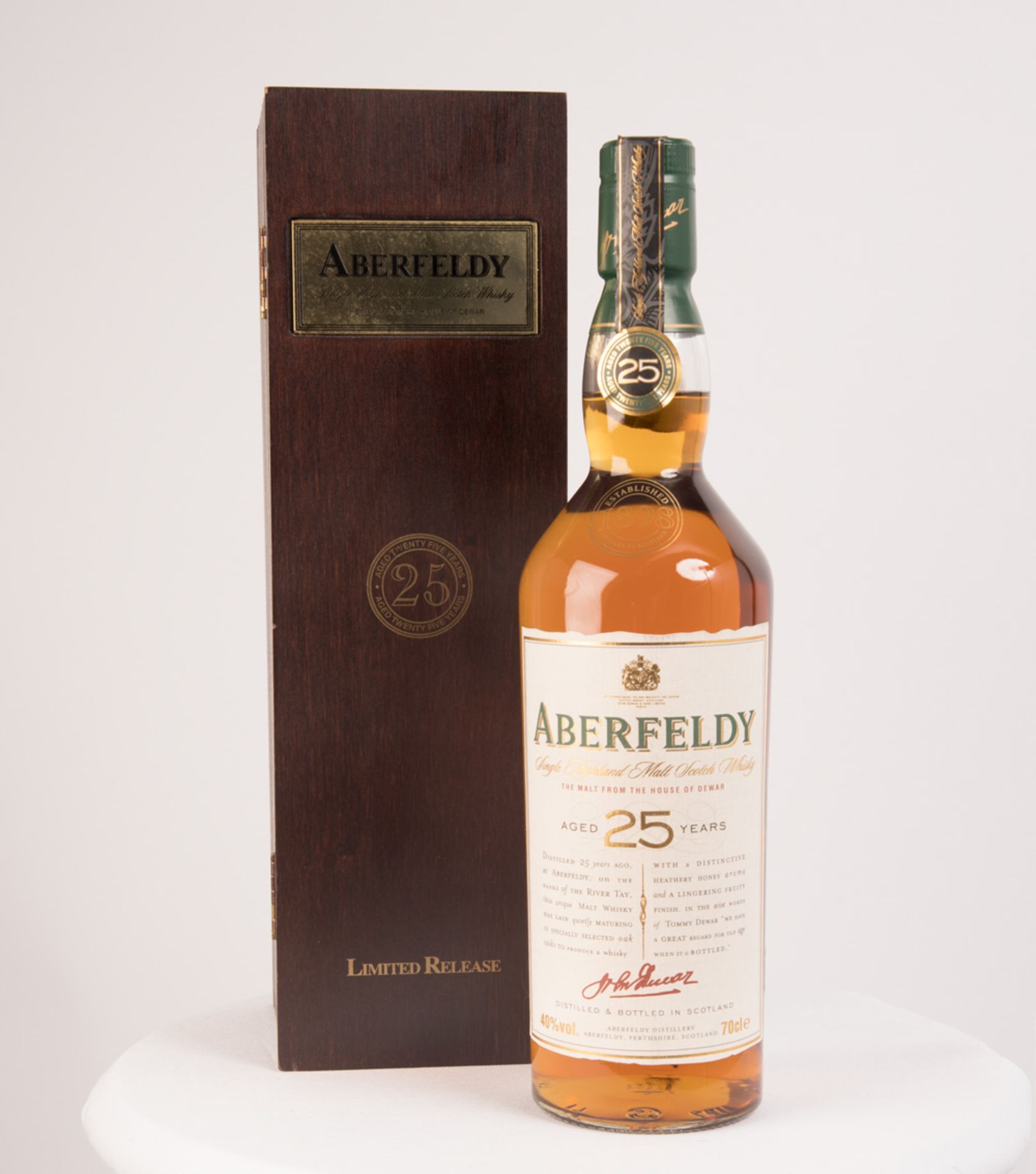 ABERFELDY 25YO LIMITED RELEASE IN WOODEN PRESENTATION BOX Single Malt Scotch Whisky. Aberfeldy