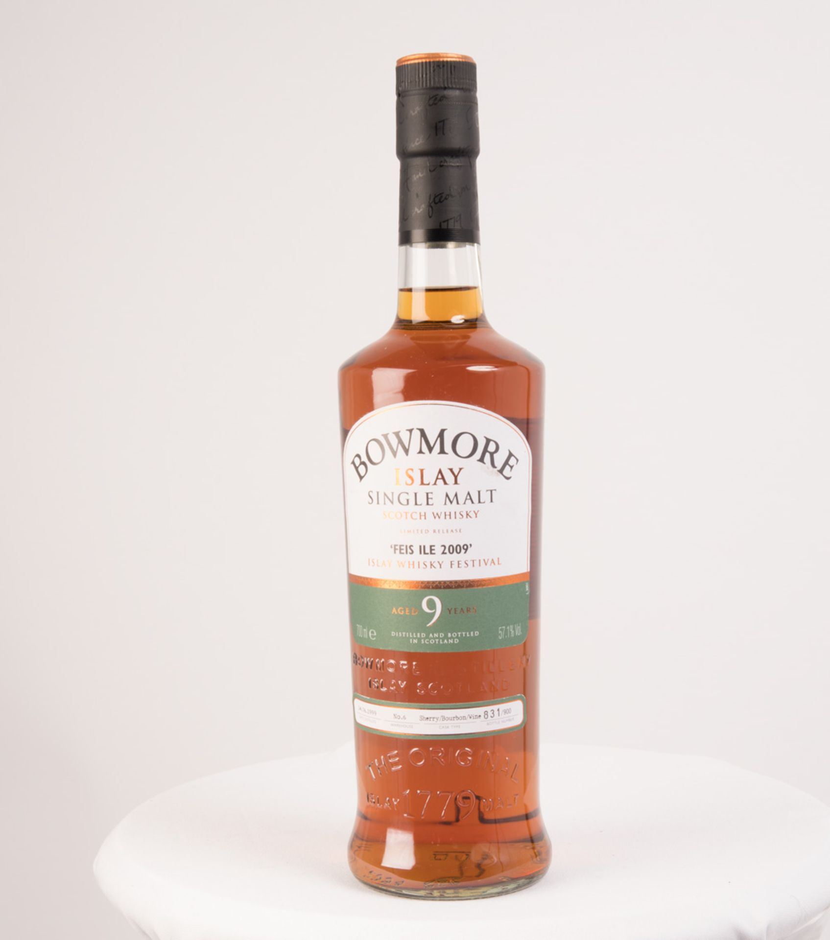 BOWMORE 9YO - FEIS ILE 2009 ''ISLAY WHISKY FESTIVAL'' Single Malt Scotch Whisky. Bowmore 9yo,