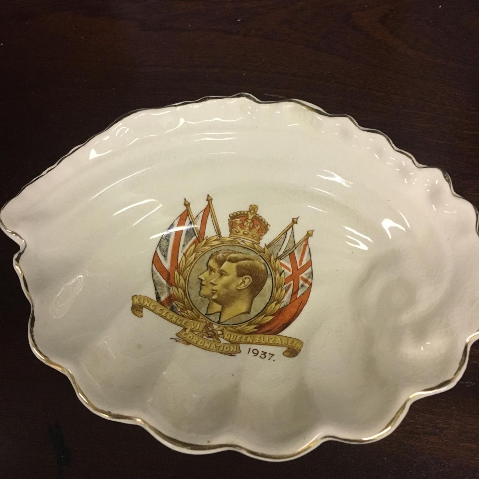 Art Deco Royal Shell Shaped Dish