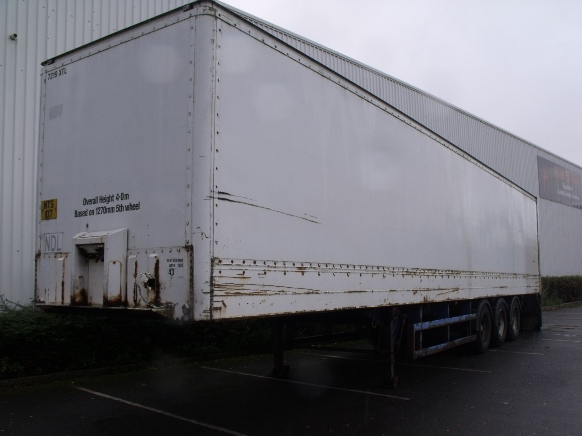 Montracon tri axle artic unit with tail lift 1996 good tyres etc run out of test