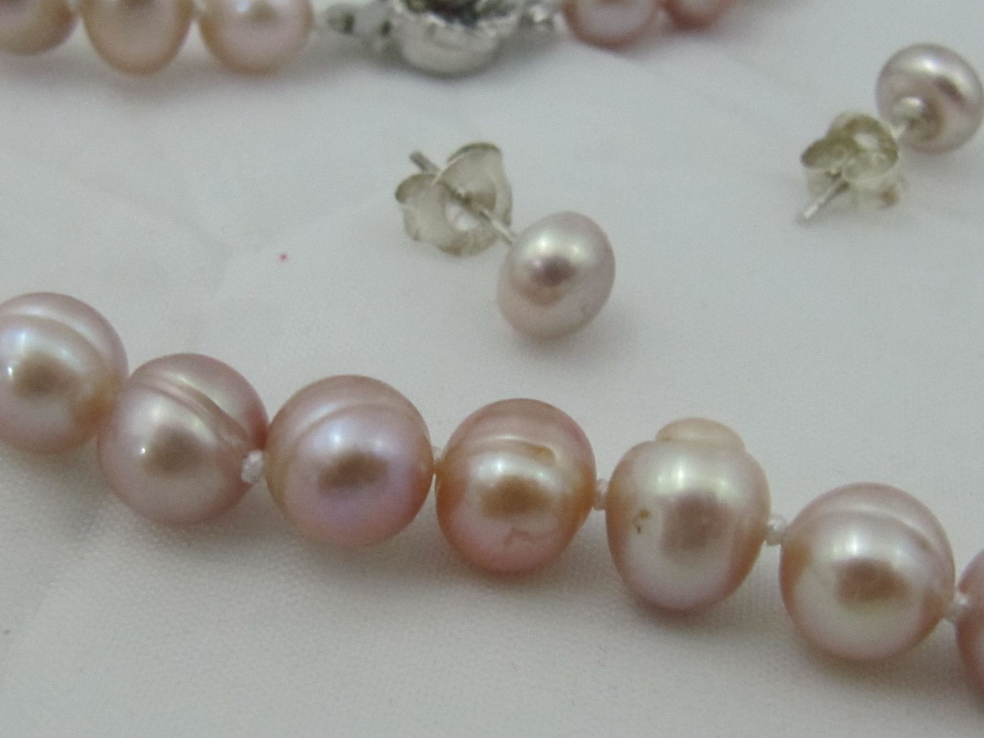 Real Pearl Necklace, Bracelet & Earring Set. - Image 2 of 12