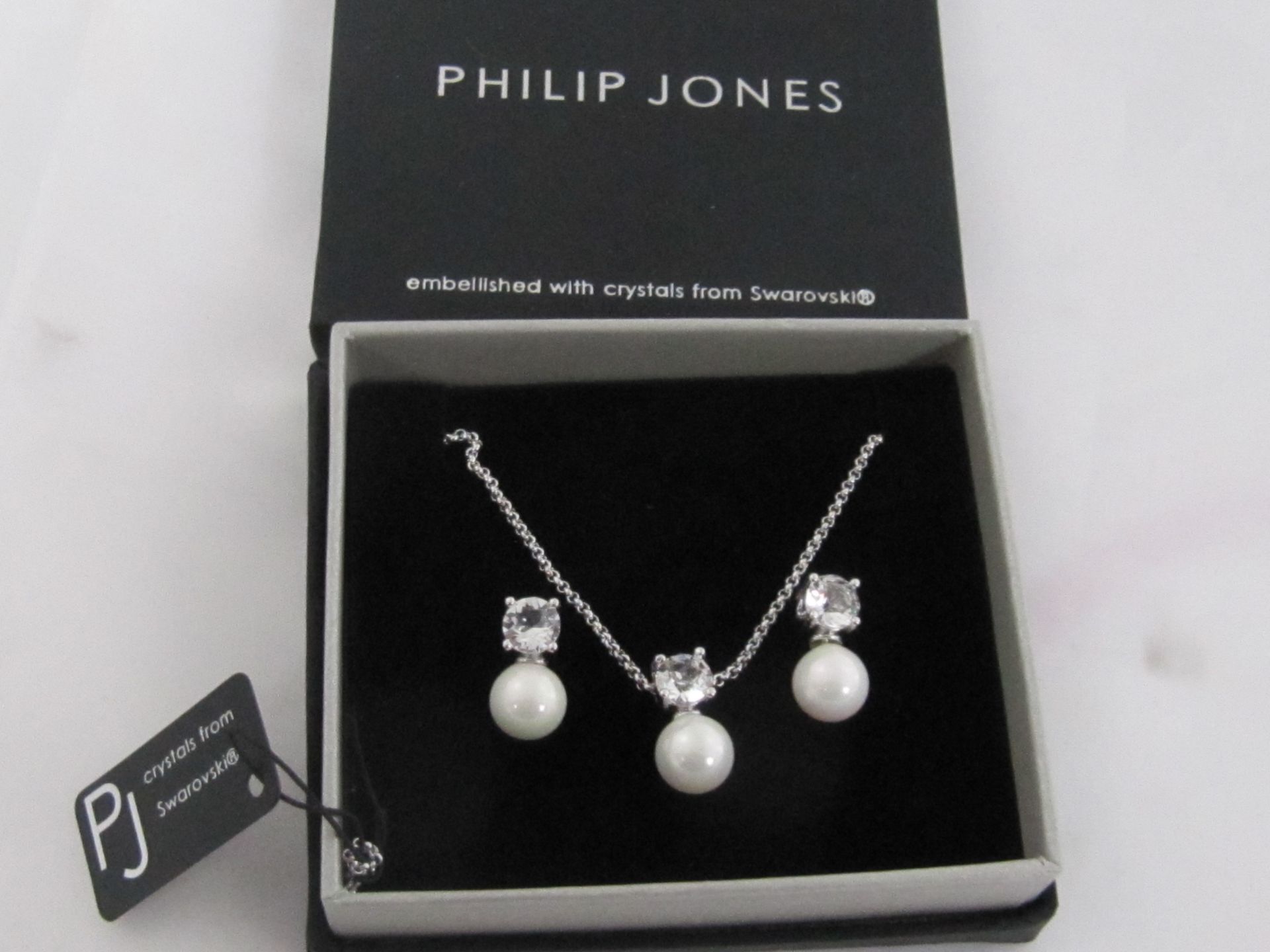 Pearl Necklace & Earring Set with Swarovski Elements.