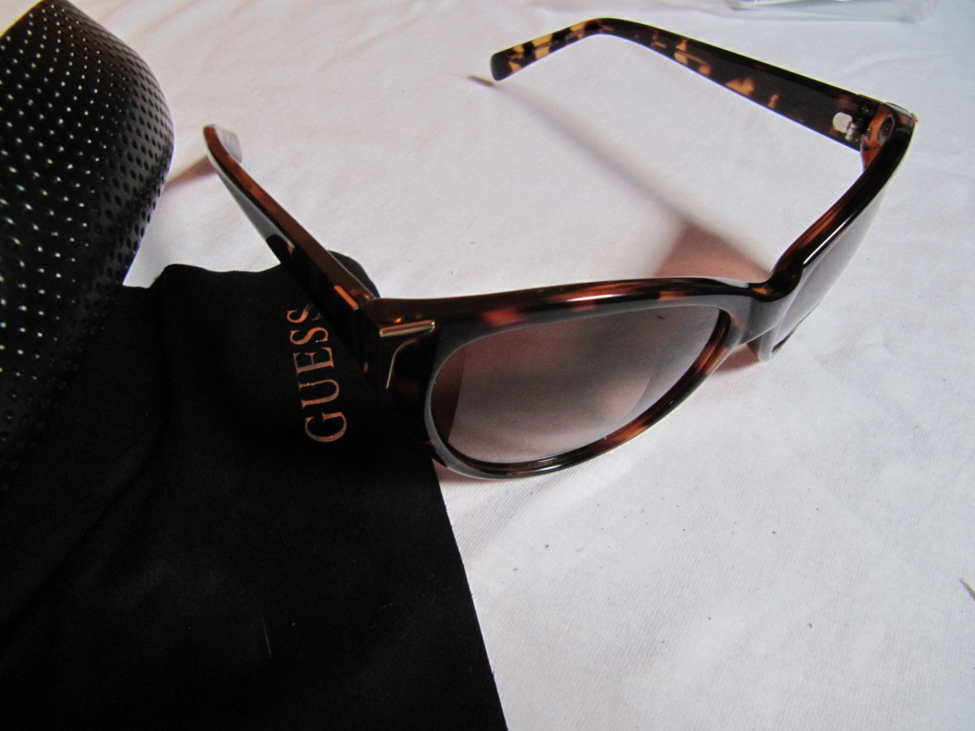 Guess Sunglasses. Tortoise Shell. - Image 2 of 3