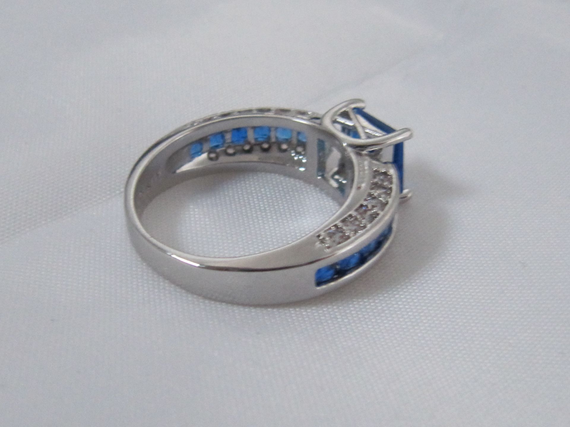 10k White Gold Filled with Blue Sapphires. Size Q. - Image 4 of 5