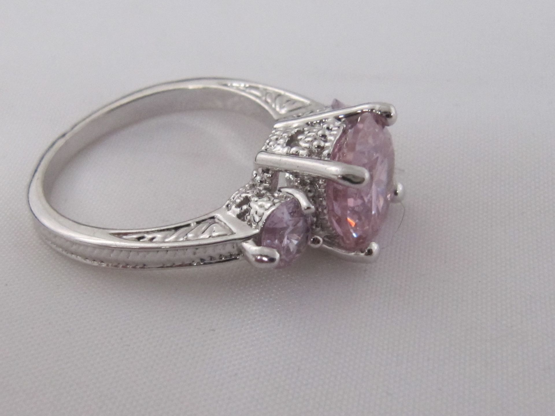 10k White Gold Filled with Pink Sapphires. Size P. - Image 4 of 5