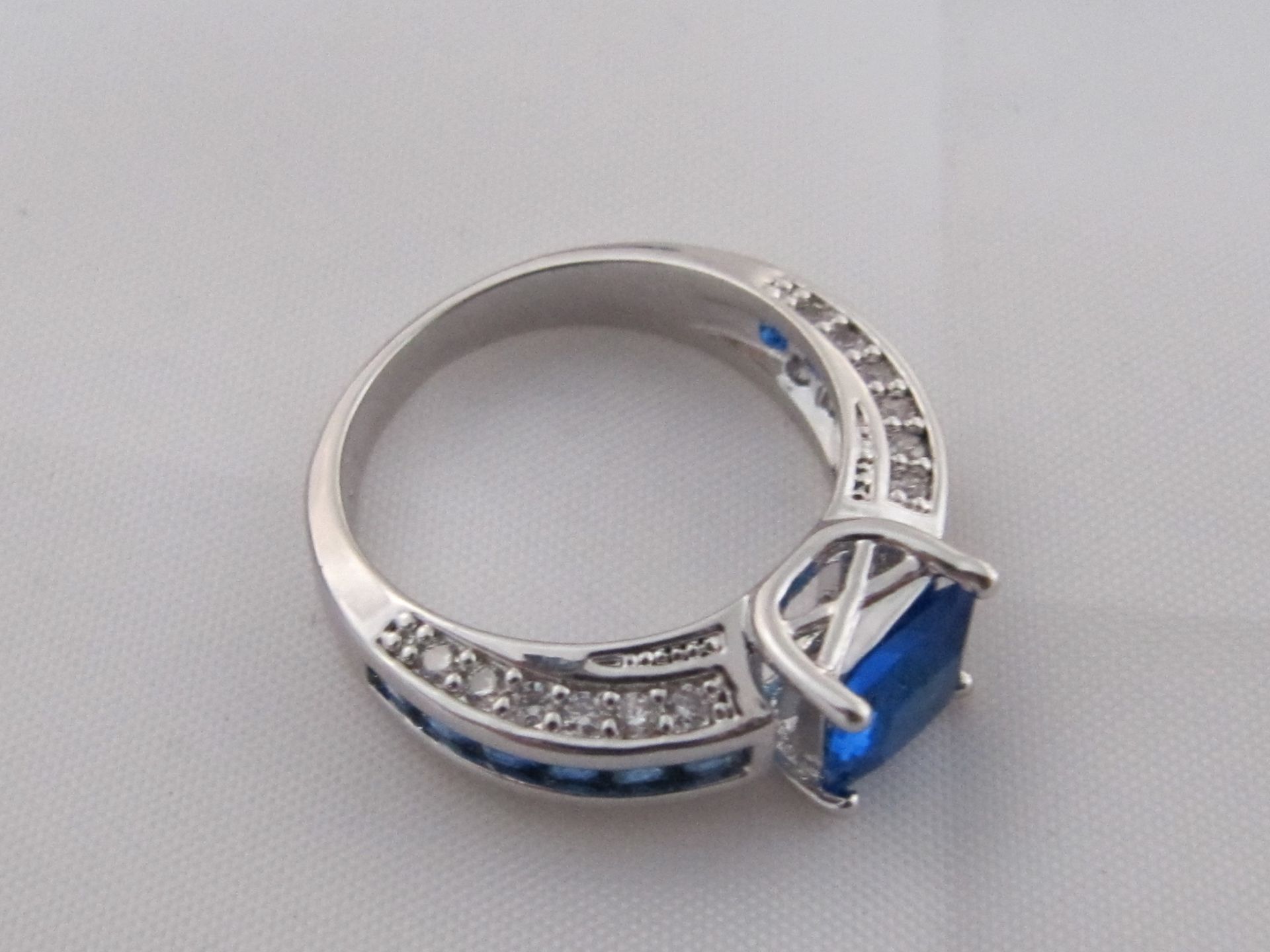 10k White Gold Filled with Blue Sapphires. Size Q. - Image 2 of 5