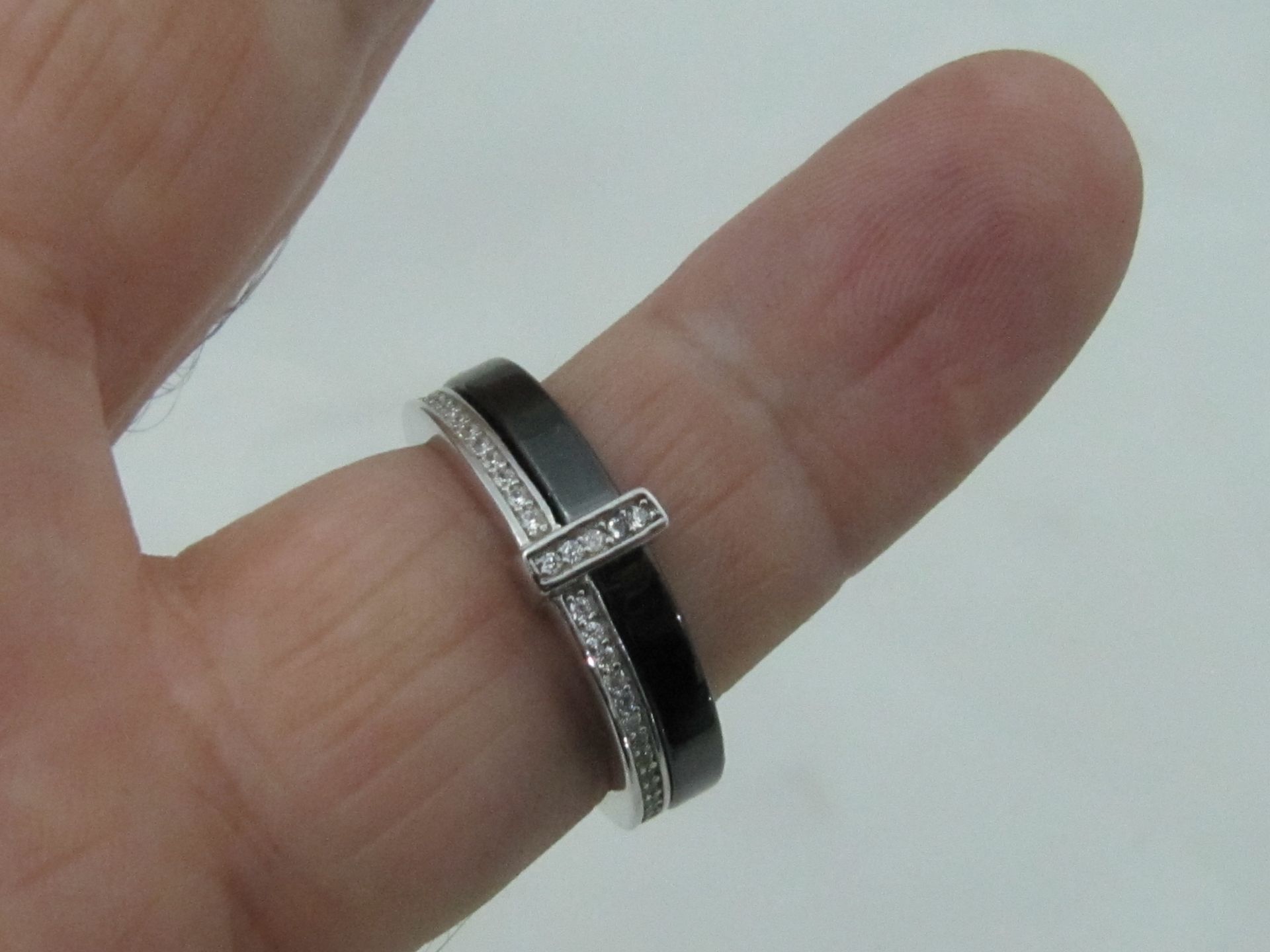 Stunning 10k White Gold Filled Ring. Size S. - Image 4 of 4