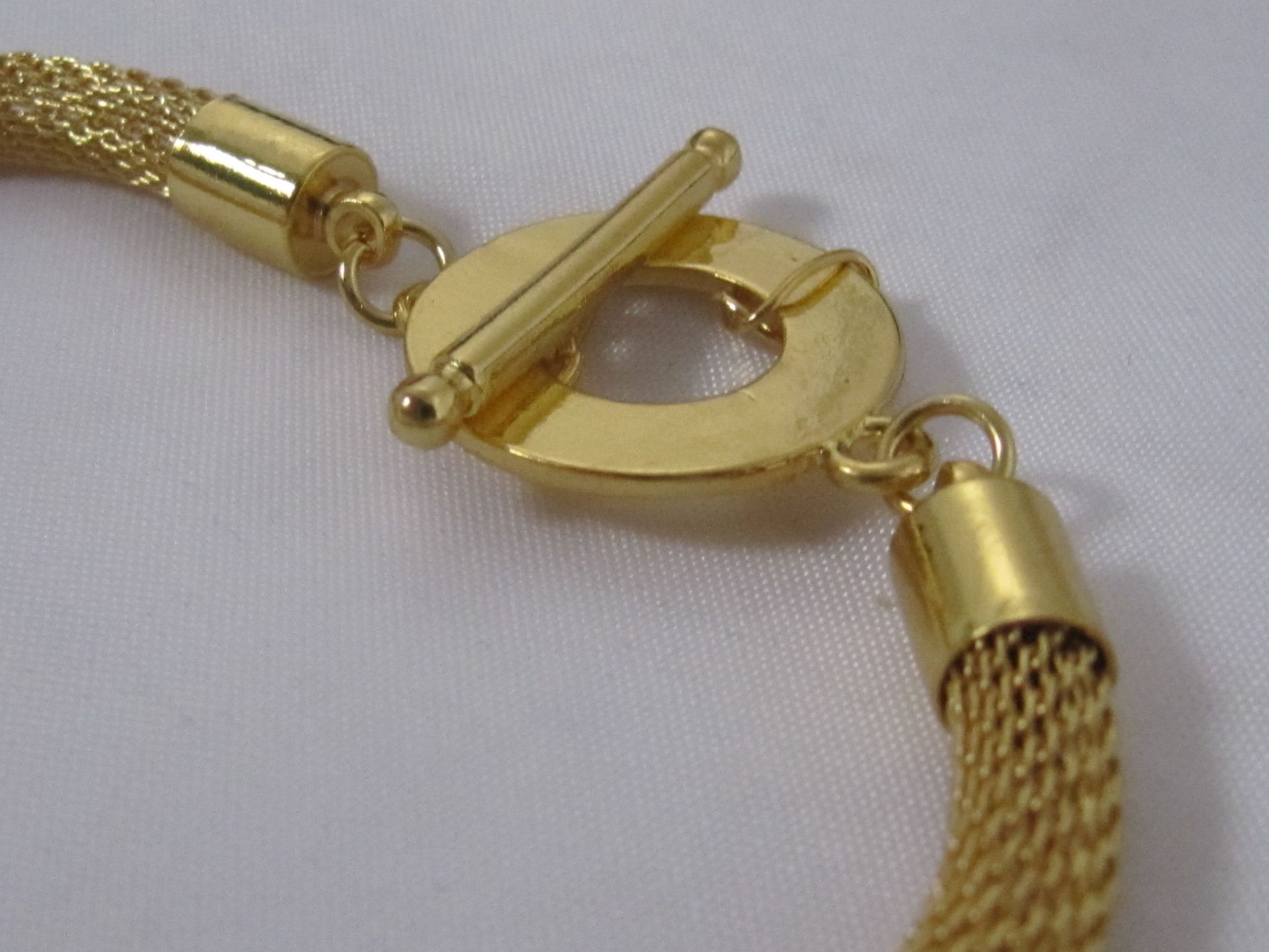 Gold Fashion Bracelet. - Image 2 of 4