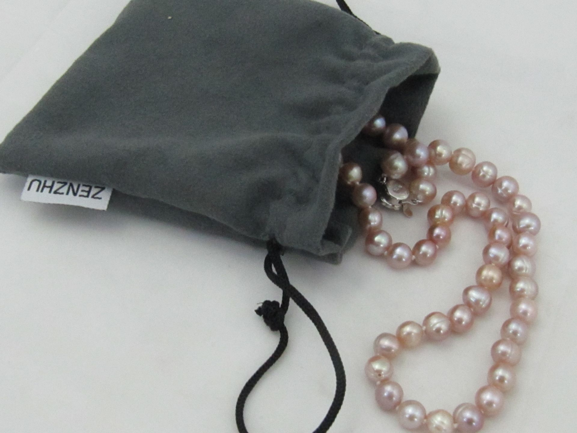 Real Pearl Necklace, Bracelet & Earring Set. - Image 8 of 12