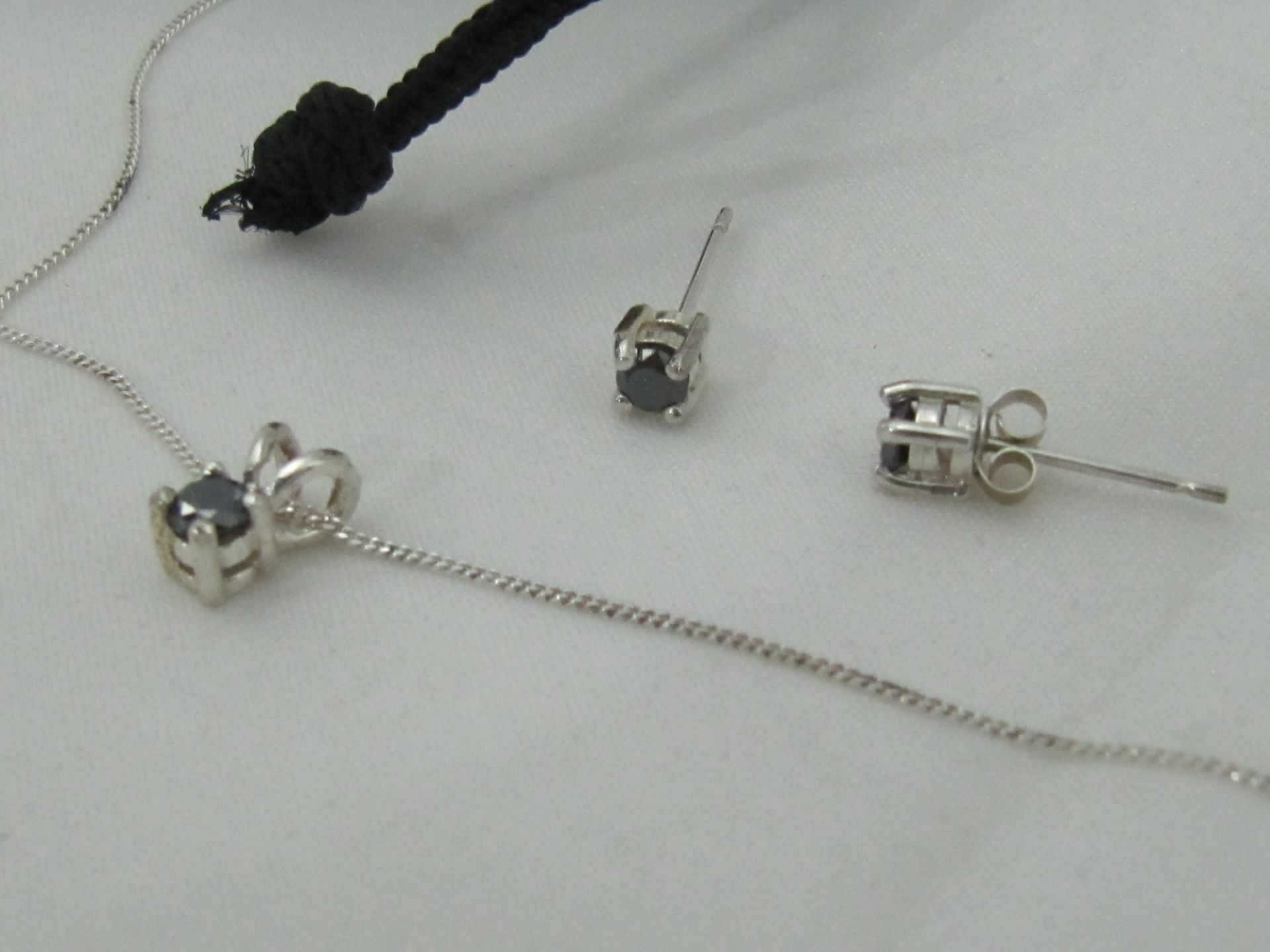 Stunning Black Diamond Necklace & Earring Set. - Image 2 of 4