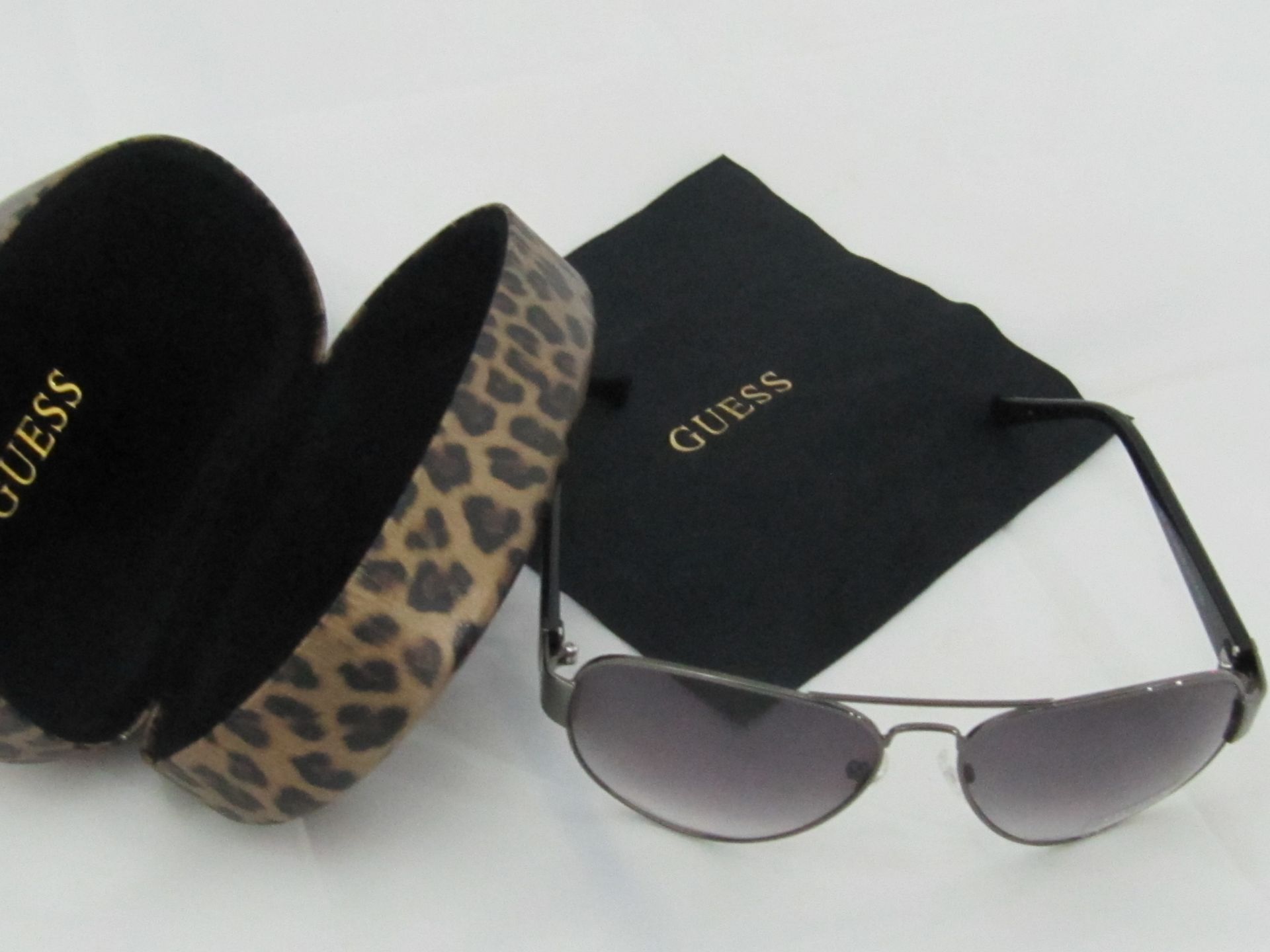 Guess Sunglasses. - Image 2 of 3