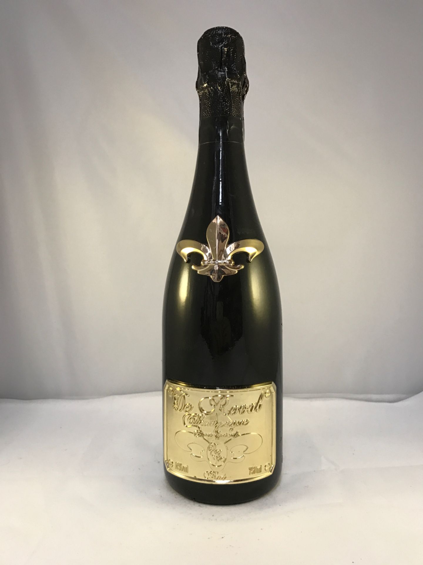 De Roval Champagne Cuvee Speciale Brut 2014 (Gold Label with Diamonds) 750ml Bottle