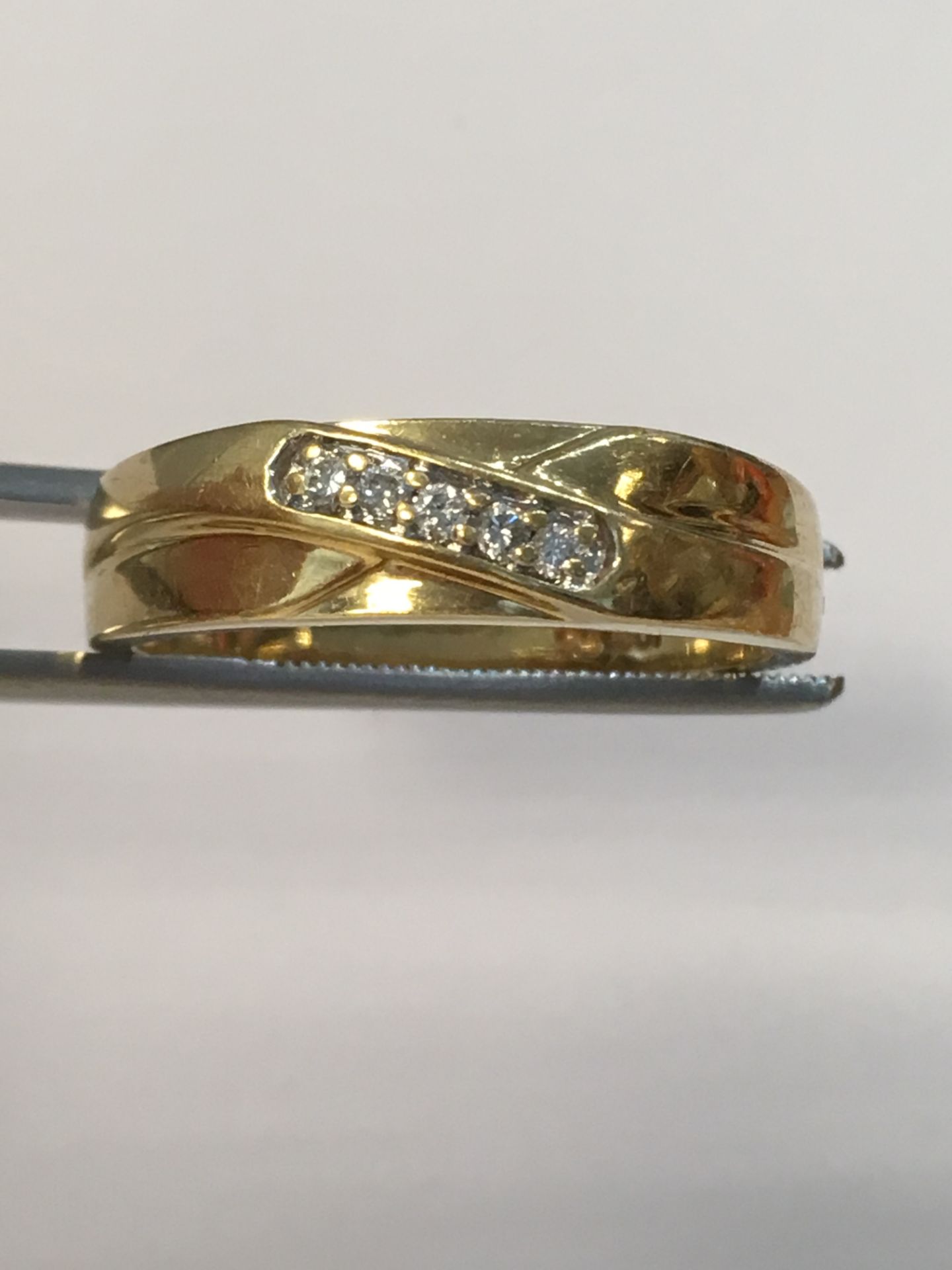 10K Yellow Gold Band with 5 Diamonds 0.08ct