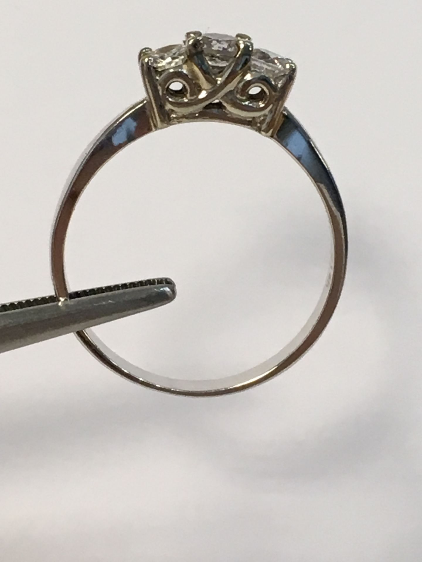 14K White Gold Engagement Ring with 3 set diamonds Hallmarked - Image 3 of 3