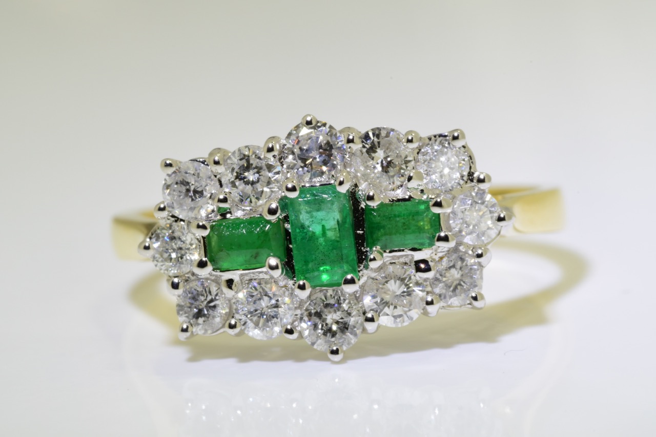 Emerald & Diamond Boat Ring (VALUATION £1995)