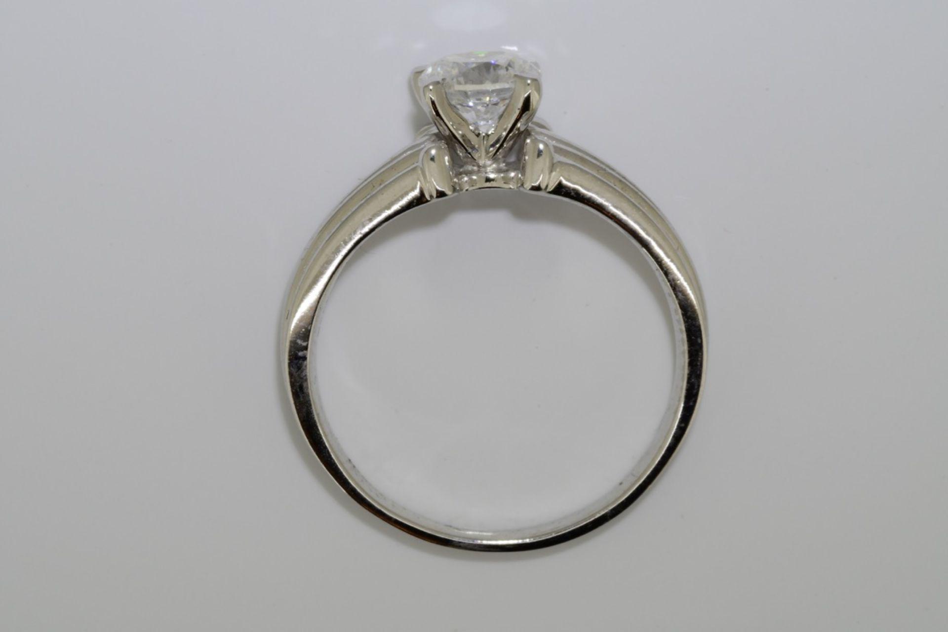 Diamond Ring (VALUATION £19195) - Image 2 of 4