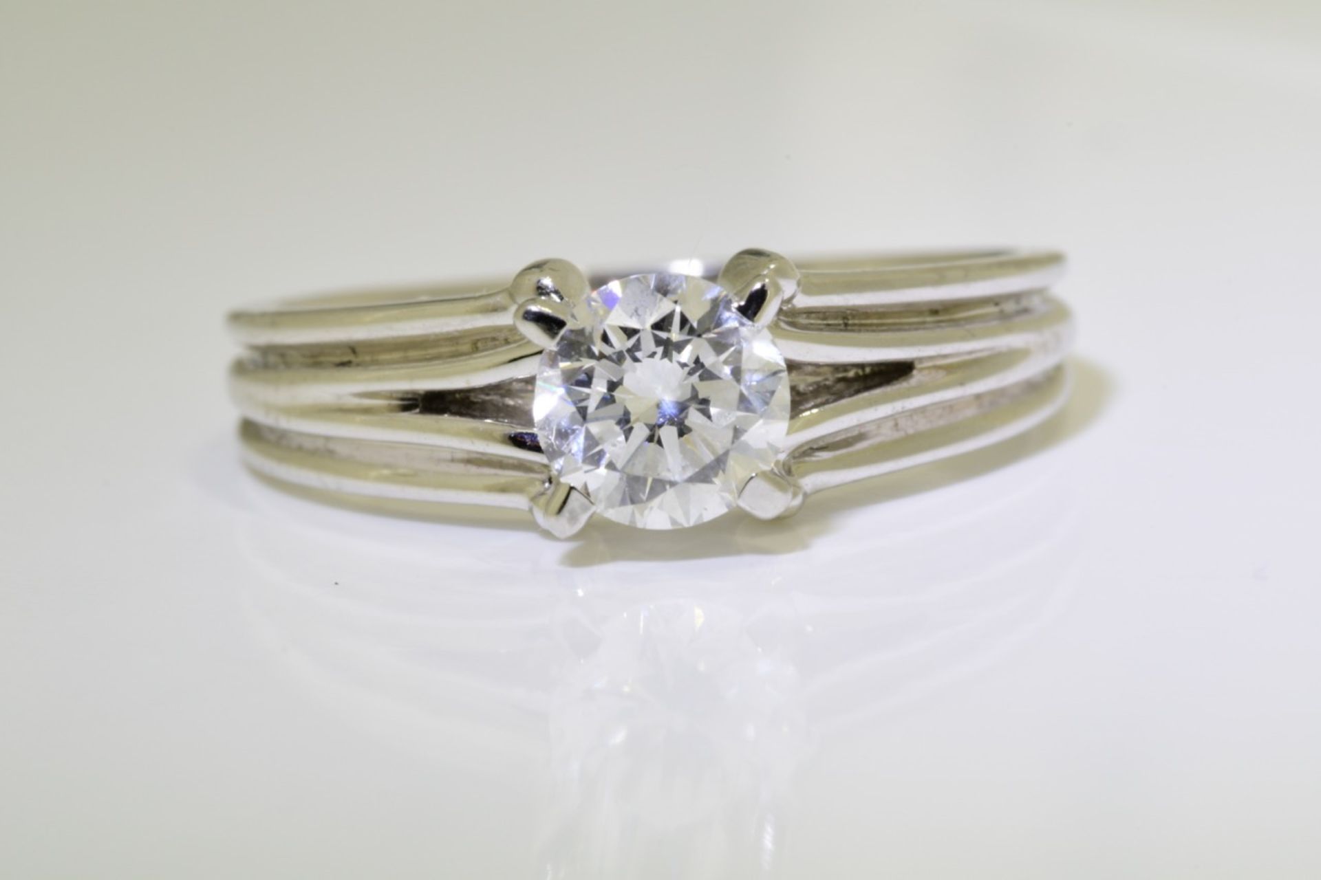 Diamond Ring (VALUATION £19195)