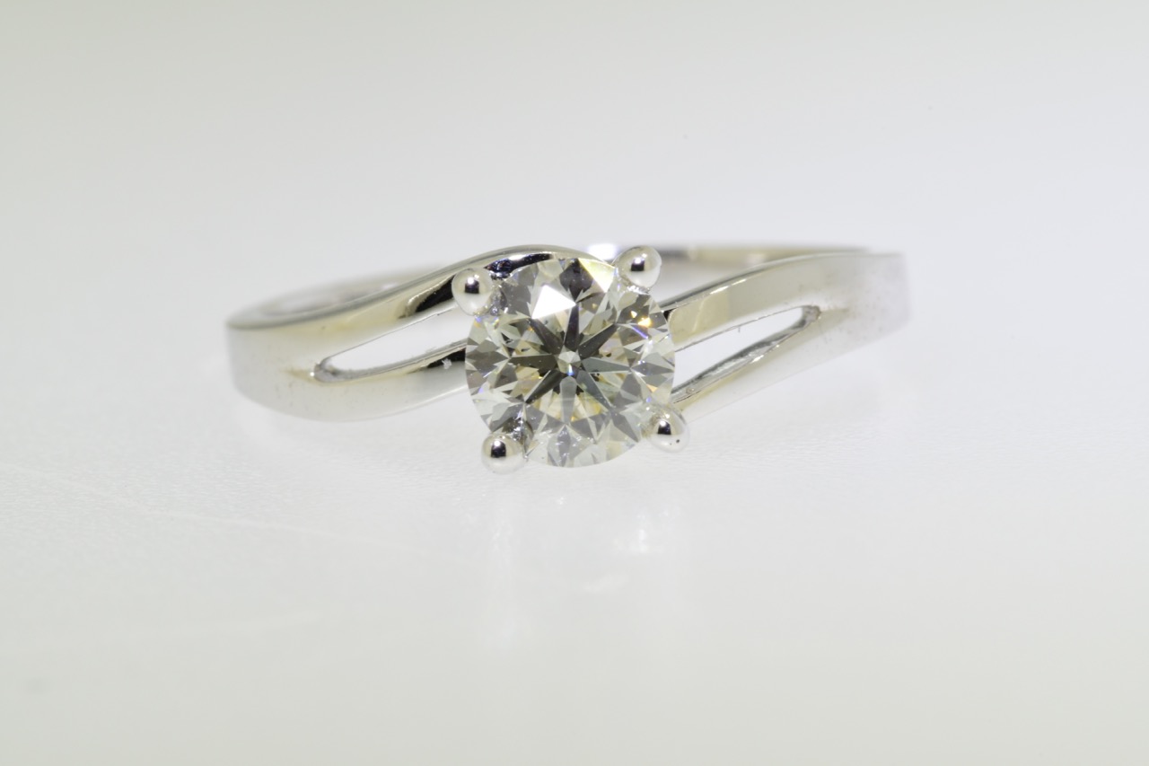 Diamond Ring (VALUATION £7140)