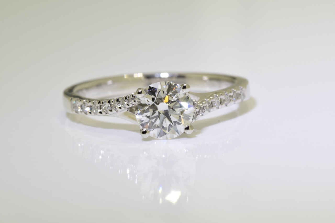 Diamond Ring (VALUATION £8269)