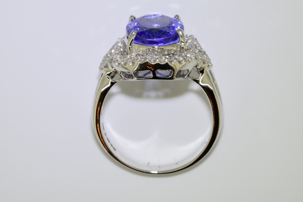 Tanzanite & Diamond Ring (VALUATION £4375) - Image 2 of 3