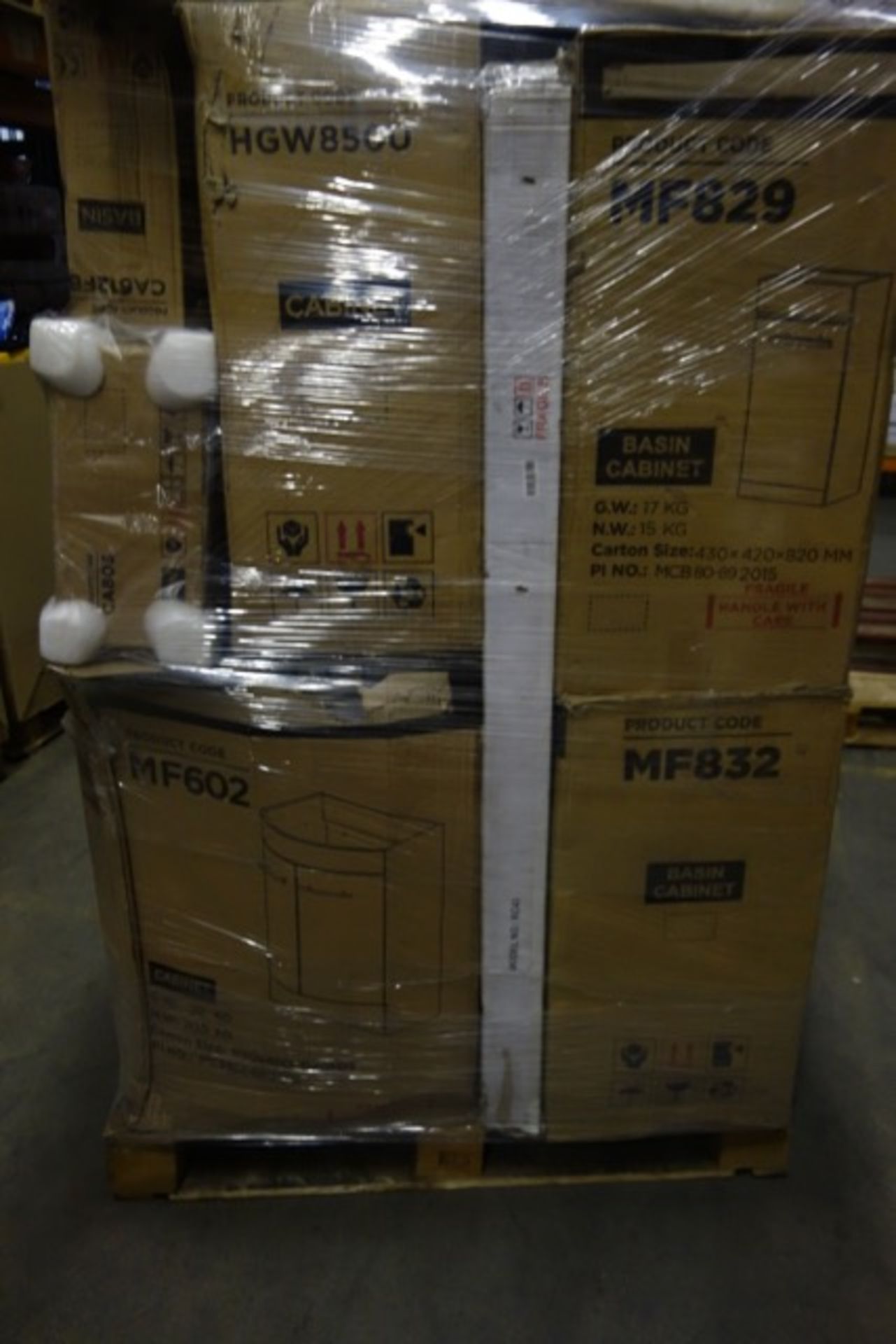 (24) PALLET TO CONTAIN 15 x ITEMS OF VARIOUS BATHROOM STOCK TO INCLUDE: ANTHACITE TOWEL RADIATOR, - Image 3 of 4