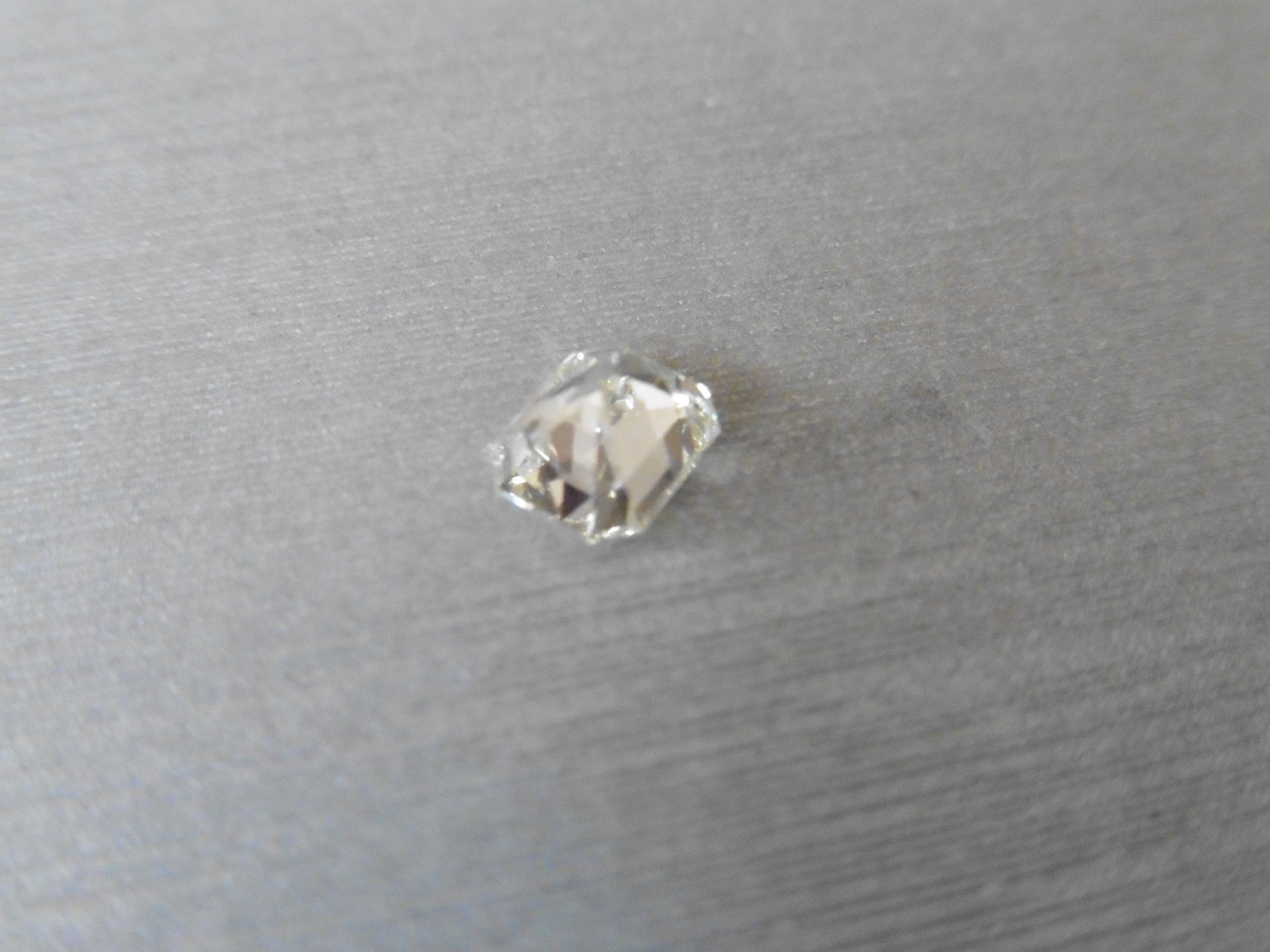 0.92ct single radiant cut diamond. Measures 6.00 x 5.3mm. J colour and VVS clarity. Valued at £6950. - Image 4 of 5