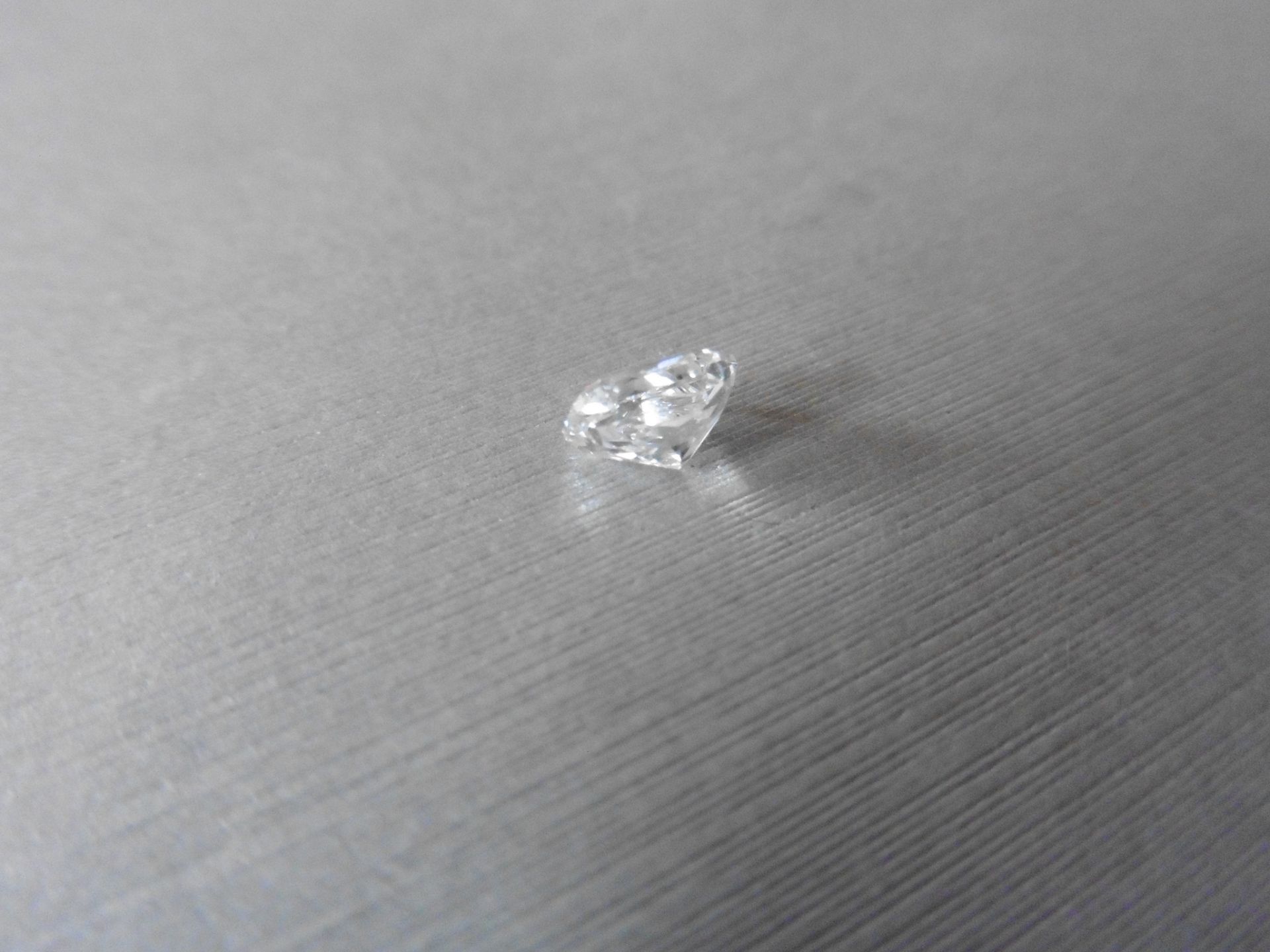 1.02ct single radiant cut diamond, measures 6.44 x 4.90 x 3.78mm . H Colour, SI2 clarity. No - Image 3 of 5