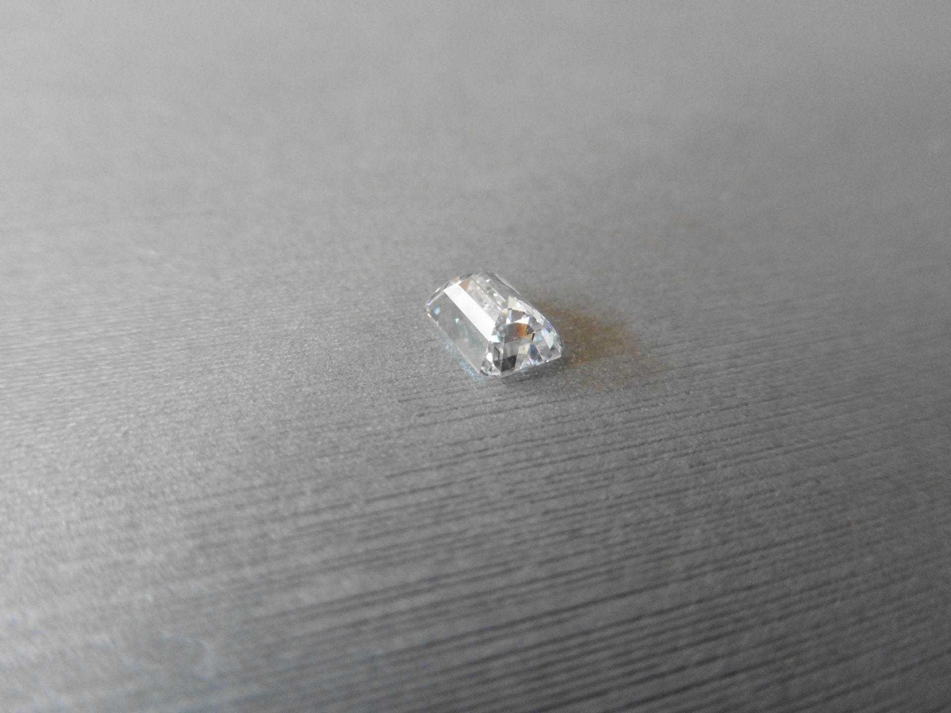 1.00ct single emerald cut diamond G colour VS1 clarity. 6.74 x 4.76 x 3.18. Suitable for mounting in - Image 3 of 6