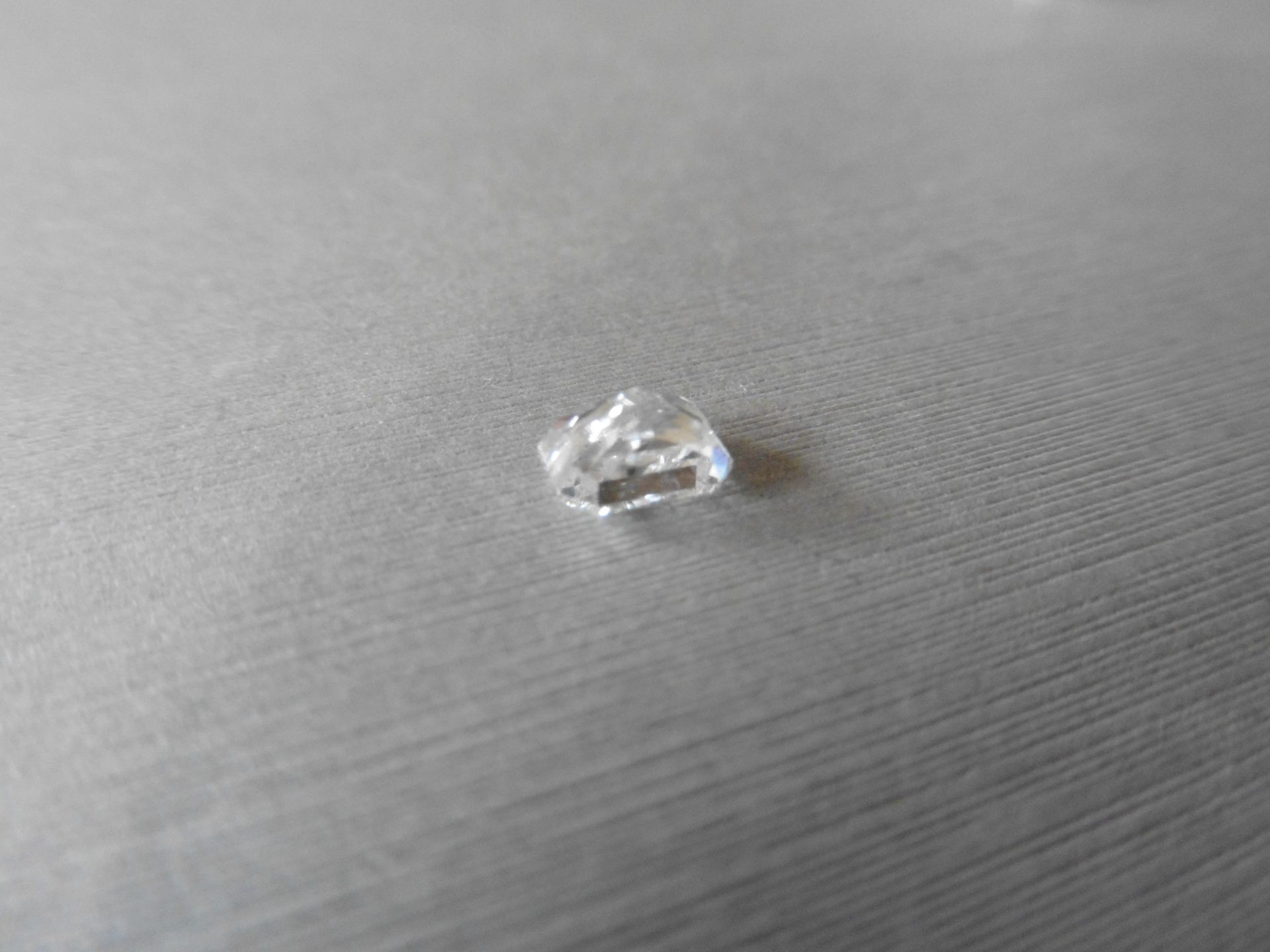 1.02ct single radiant cut diamond, measures 6.44 x 4.90 x 3.78mm . H Colour, SI2 clarity. No - Image 5 of 5