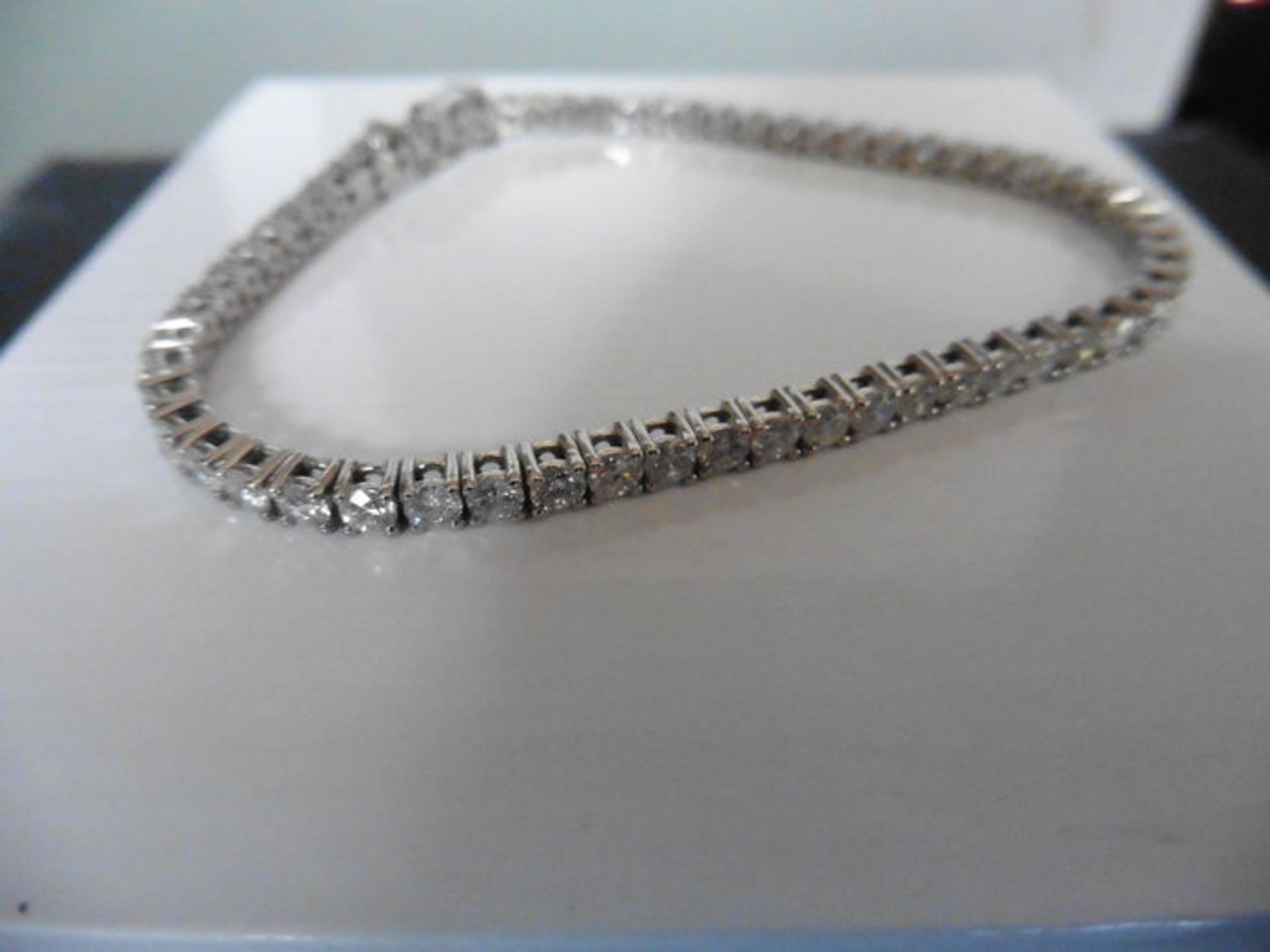 Diamond tennis bracelet set with brilliant cut diamonds of I colour, si3 clarity, weighing 10.20ct - Image 4 of 4