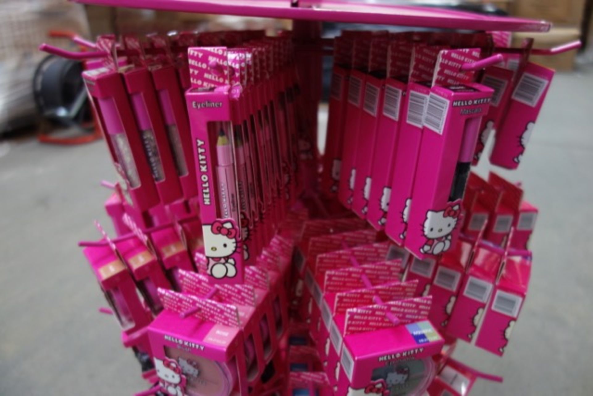 Display Stand Containing Approx. 240 Pieces of Hello Kitty Cosmetics - each with a RRP of £3.50 - Image 5 of 9