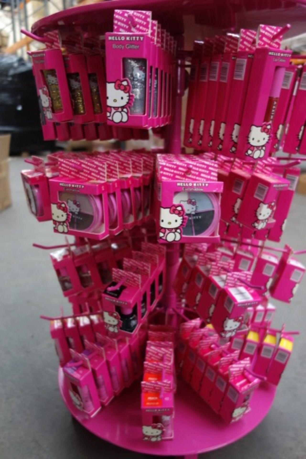 Display Stand Containing Approx. 240 Pieces of Hello Kitty Cosmetics - each with a RRP of £3.50 - Image 7 of 9