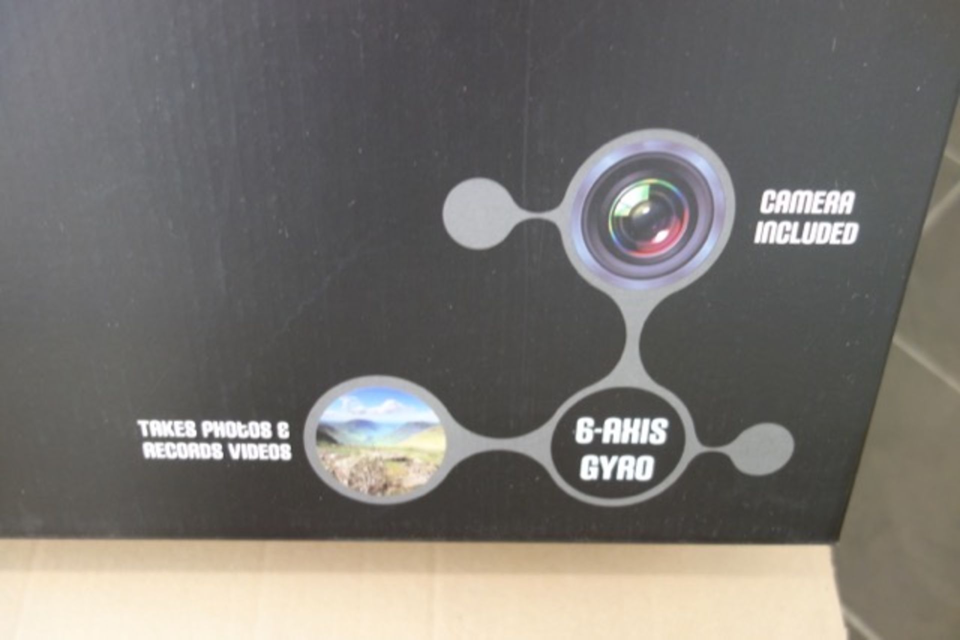 1 x Brand New Global Gizmos 2.4GHZ Remote Control Drone. Takes images & recordes videos, 6 axis - Image 2 of 4