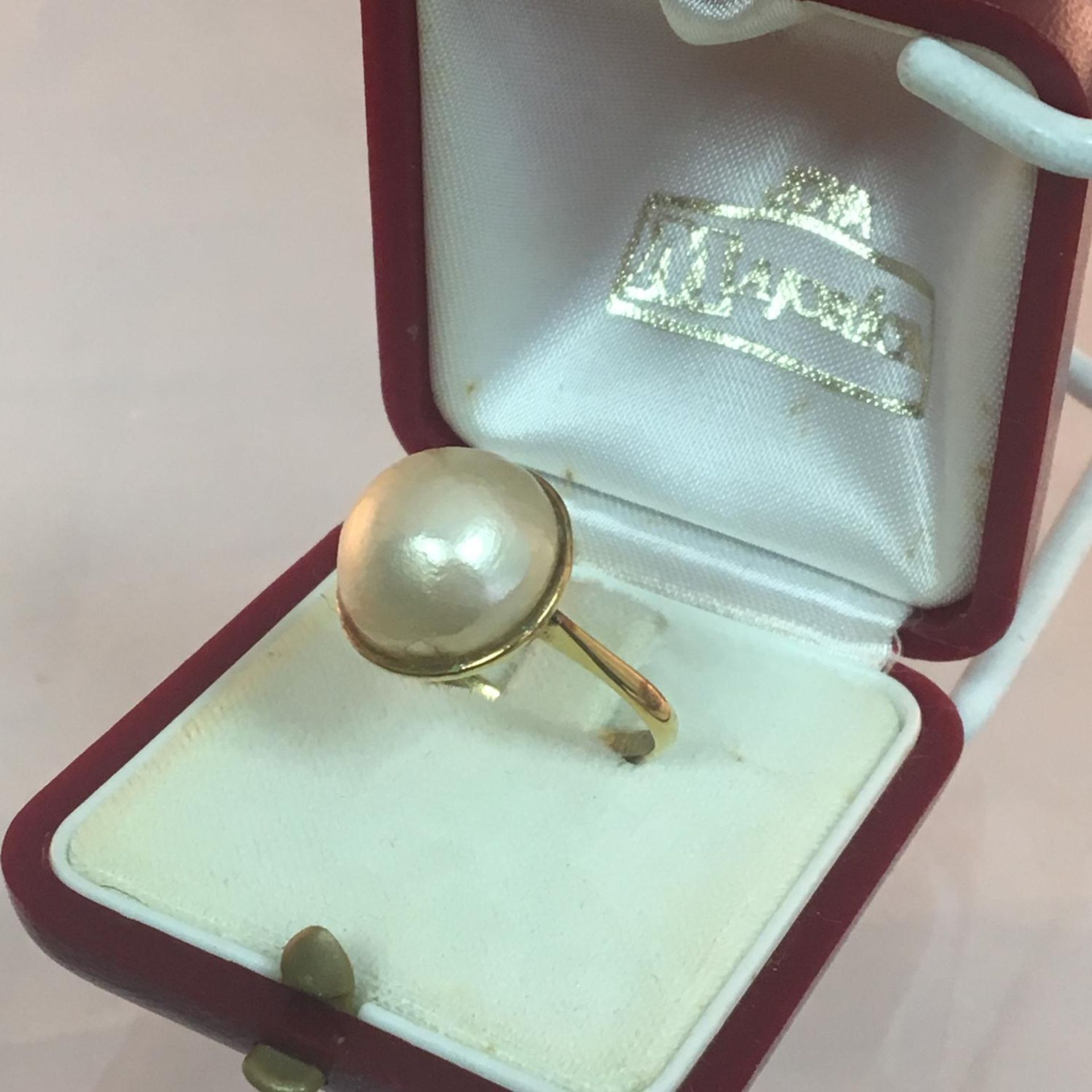 Majorica ring in original box. Includes free UK delivery.