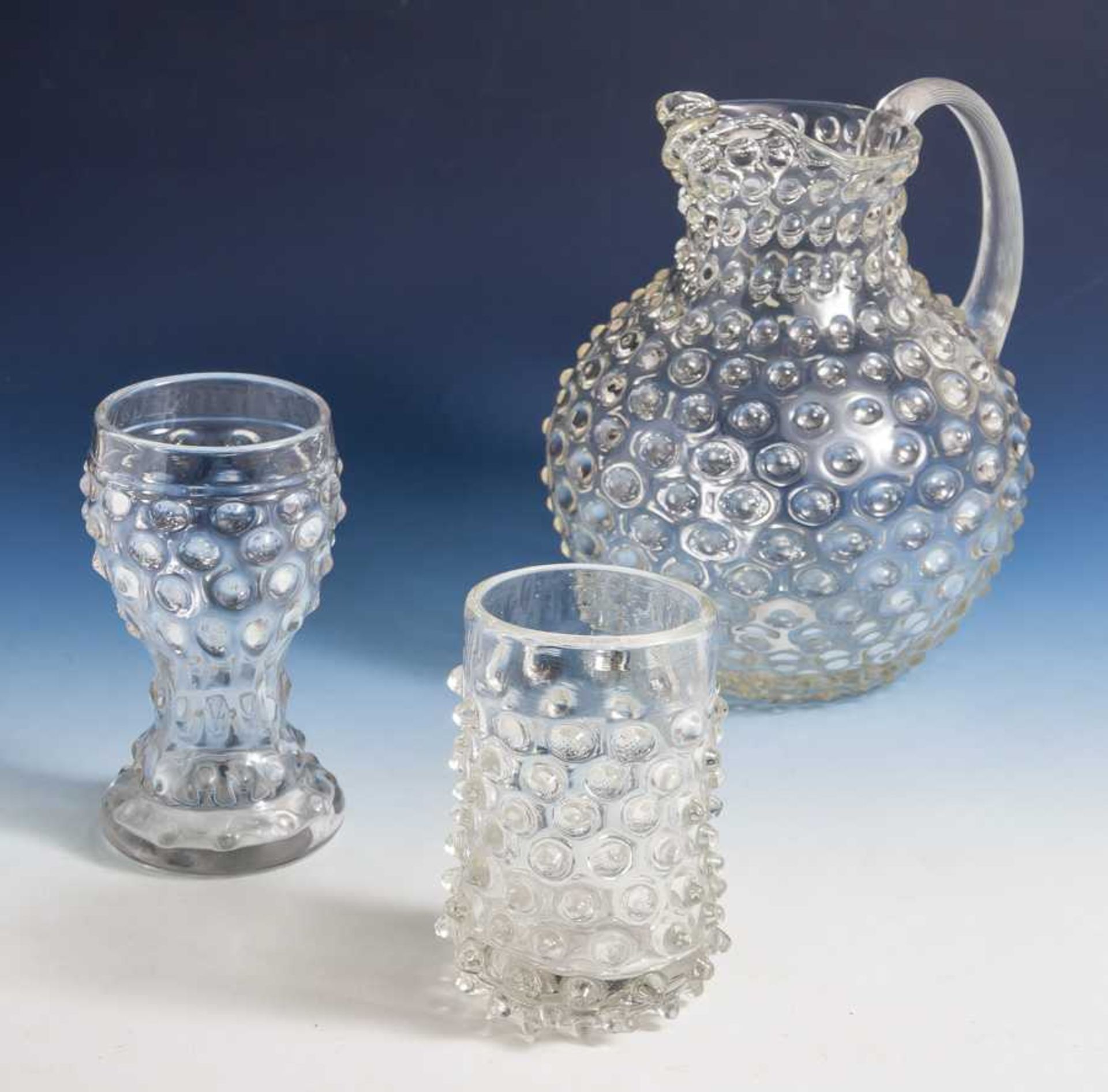 3 Teile Glas mit Noppenbesatz, 19. Jahrhundert, farbloses Glas mit plastischen Noppenbesetzt.