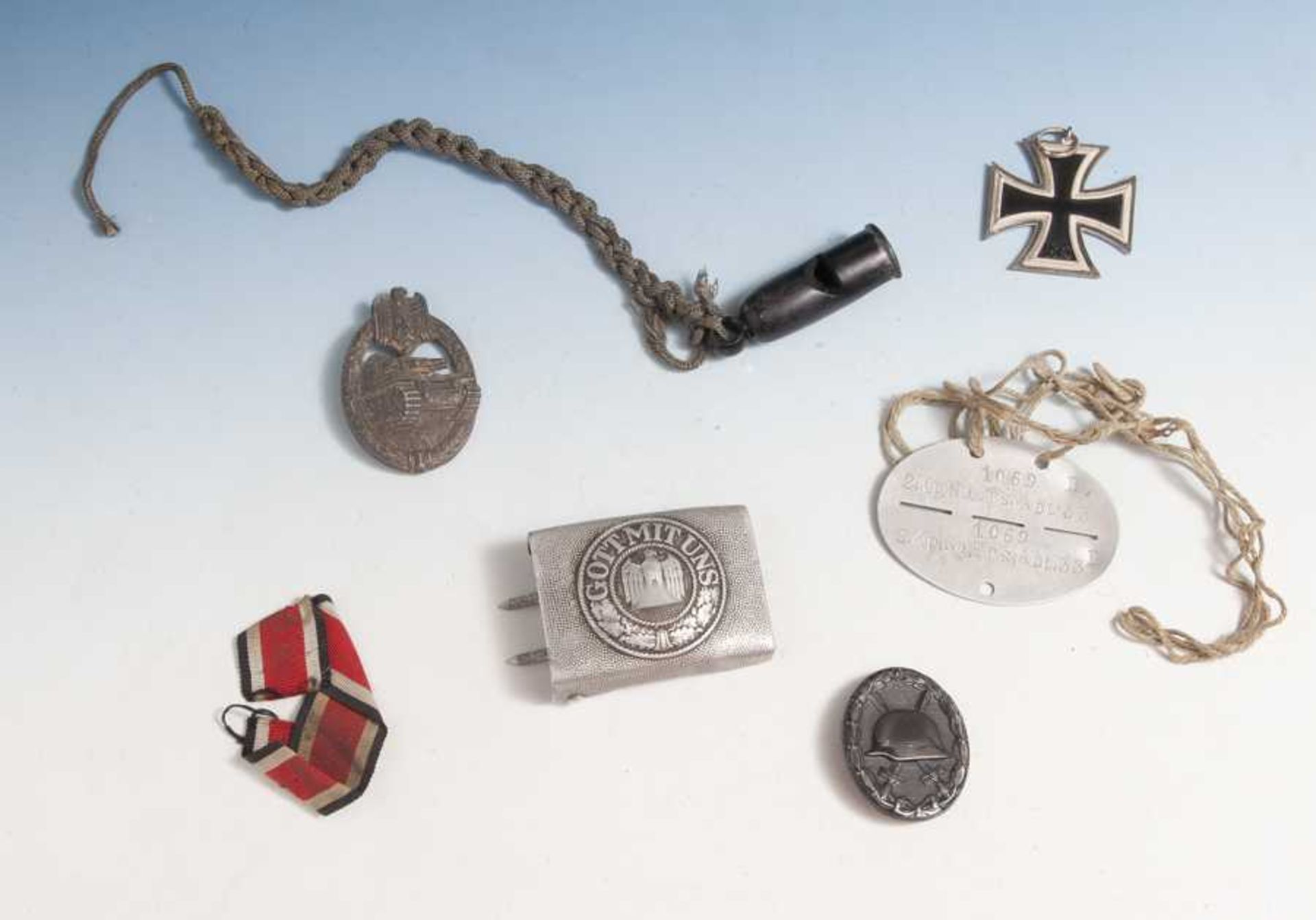 Konvolut von 6 Orden, Ehrenzeichen, etc., 1 u. 2. WK: 1. Panzerkampfabz., Herst. DH.