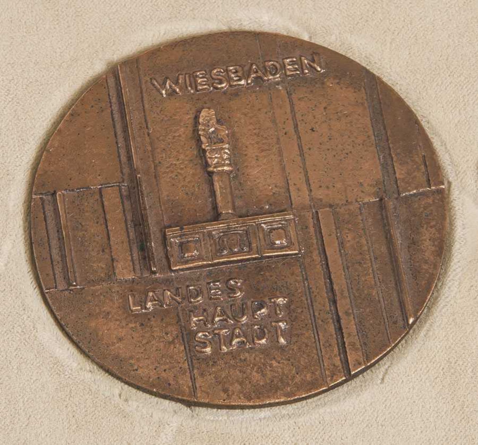 Verdienstmedaille des Landes Hessen, Bronze, "für besondere Verdienste", LandeshauptstadtWiesbaden