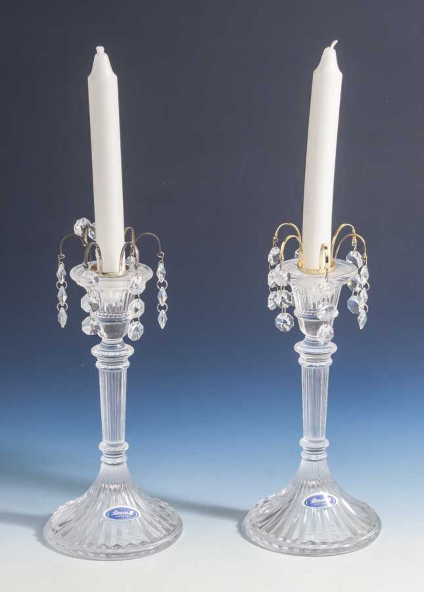 Paar Kerzenhalter, Joska Crystal, 20. Jahrhundert, farbloses Pressglass, H. ca. 21,5 cm.