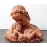 Unbekannter Künstler (20. Jahrhundert), "Die Mutter", Terrakotta, auf der Us. mitKlebeetikett,