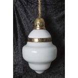 Deckenlampe, Art Déco, Schale aus weißem Opalglas, mehrfach gestuft, Halterung ausMessing, elektr.