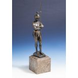 Schmidt-Felling, Julius Paul (1835-1920), Krieger mit Lanze, Bronze patiniert, aufquadratischem