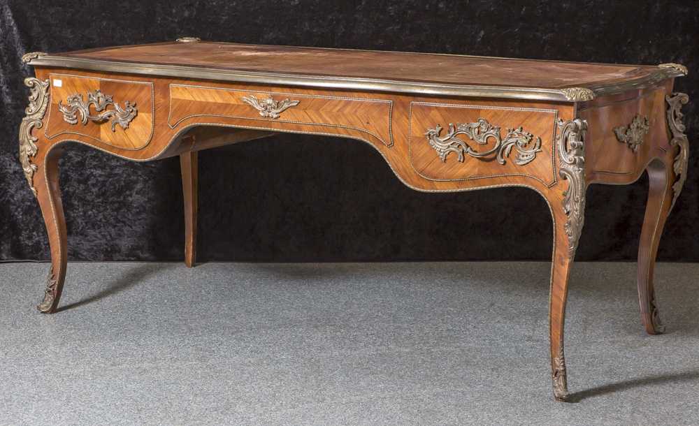 Bureau plat, sehr elegantes Schreibmöbel aus Wiesbadener Adelsbesitz, wohl Frankreich, 19.