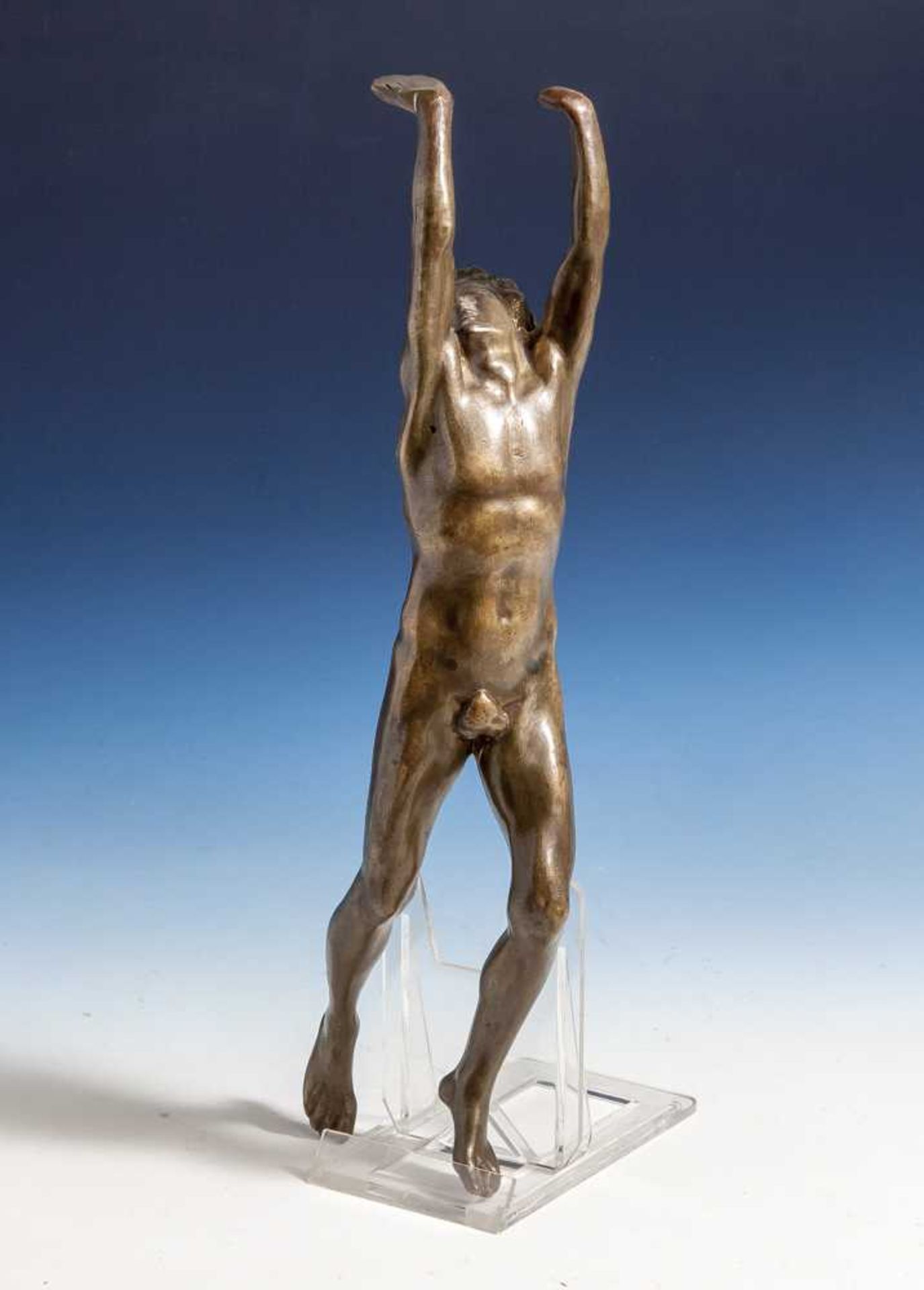 Gussplastik, Darst. "Nackter Jüngling beim Handstand", Bronze, wohl einer der Probegüssevon Ludwig