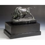 Iffland, Franz (1862-1935), Bronzefigur "Kämpferischer Bison", auf Plinthe sign., aufrechteckigem