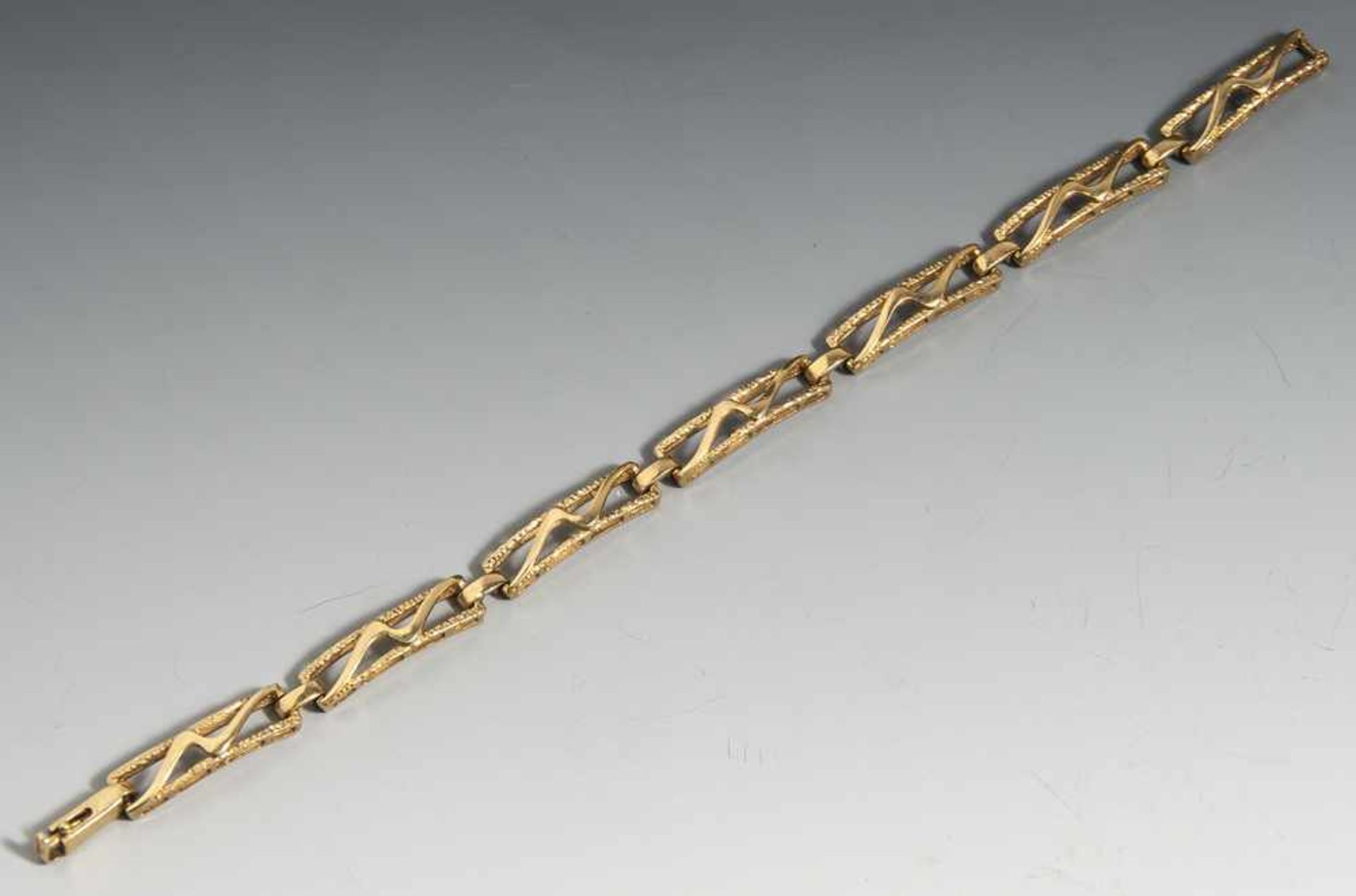 Armband, Gelbgold 750, L. ca. 18 cm, ca. 11,2 gr.