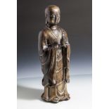 Buddhistische Plastik, Bronze-Hohlguss, China, wohl Darstellung einesjungen Mönchs "Lohan", ein